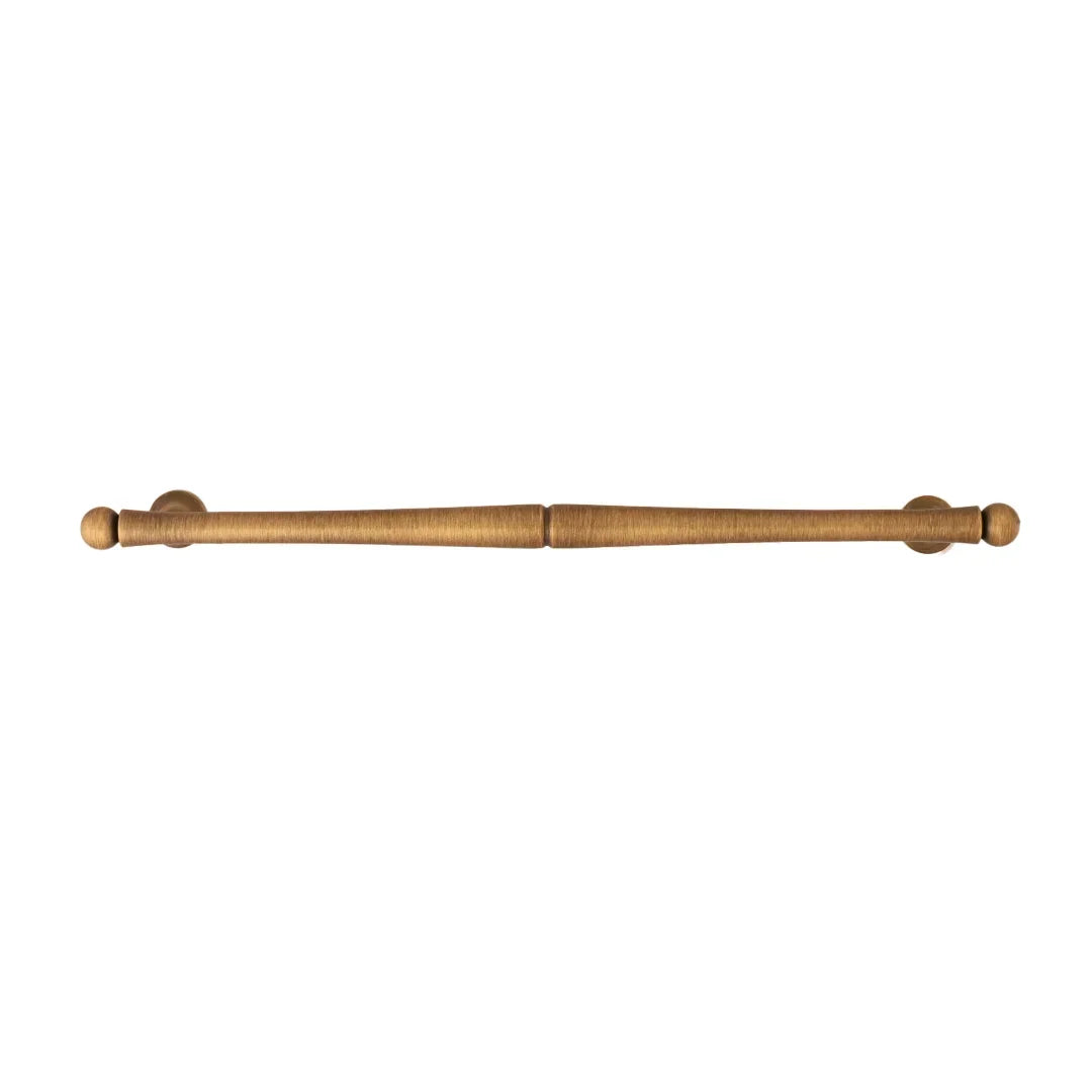 Mantara Giselle Handle B-0069 is a modern brushed brass handle in bronze, ideal for cupboards and kitchens.