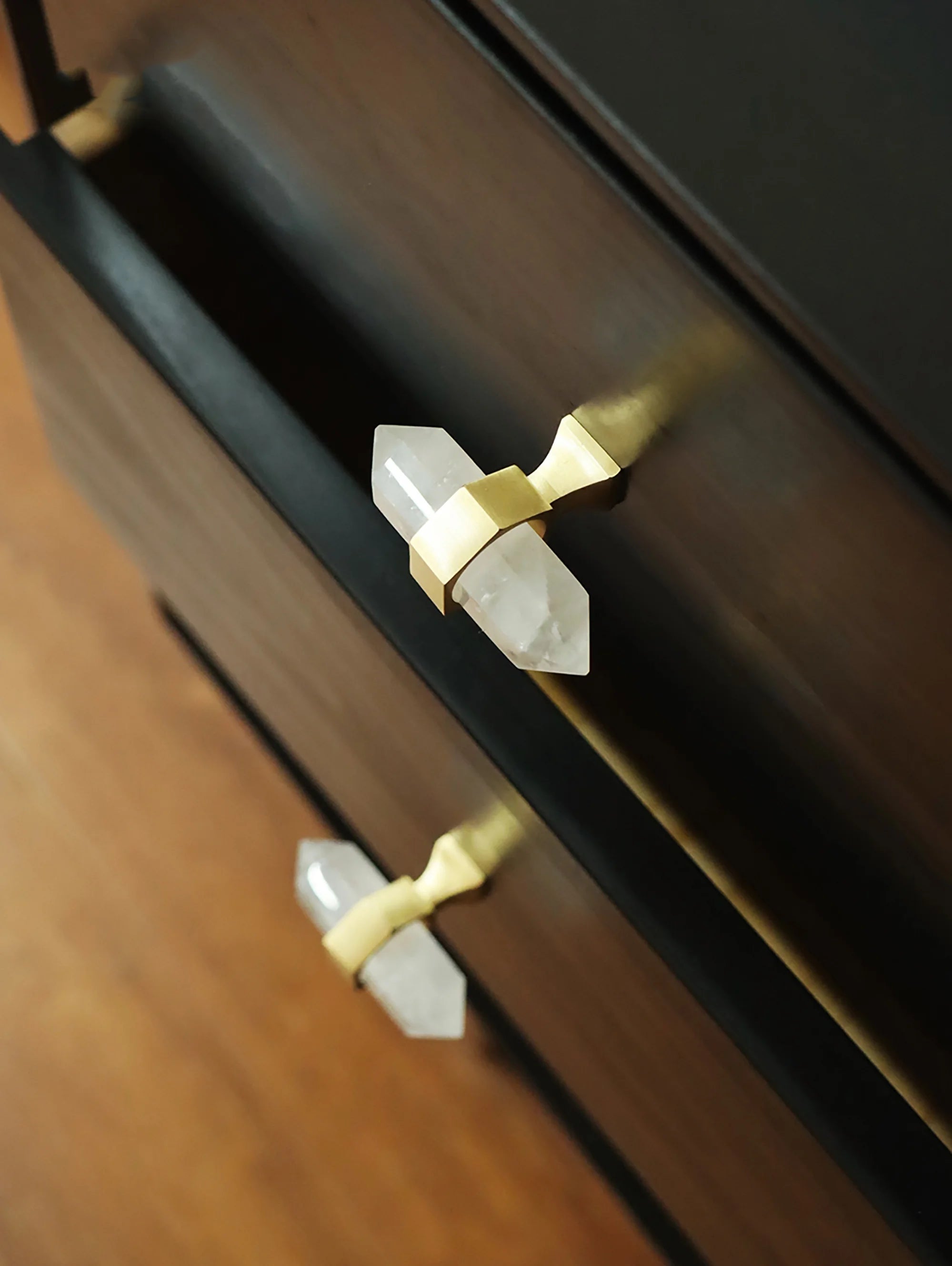 The Mantara C-0012 is a modern crystal knob in white, ideal for kitchens, furniture, drawers, and cabinets.