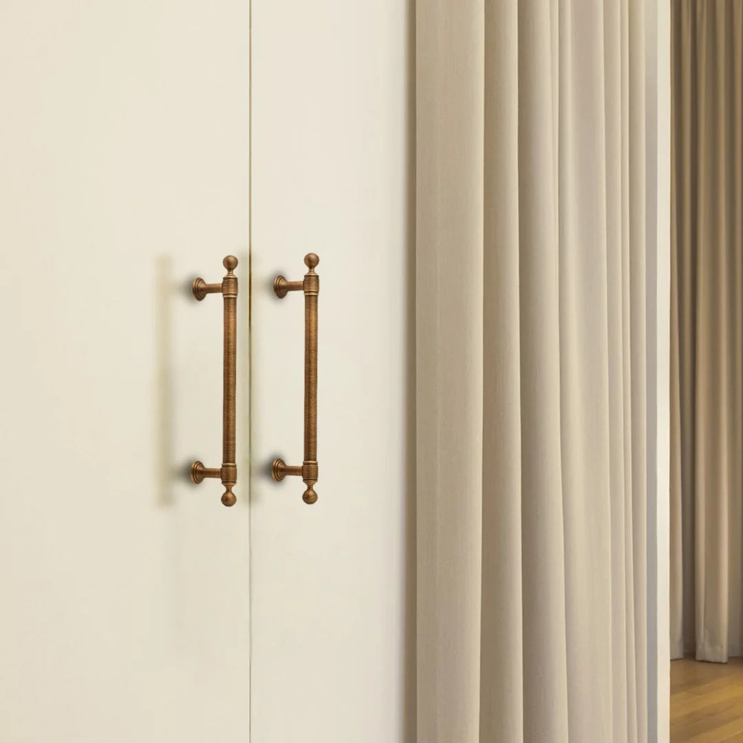 Caelum Handle