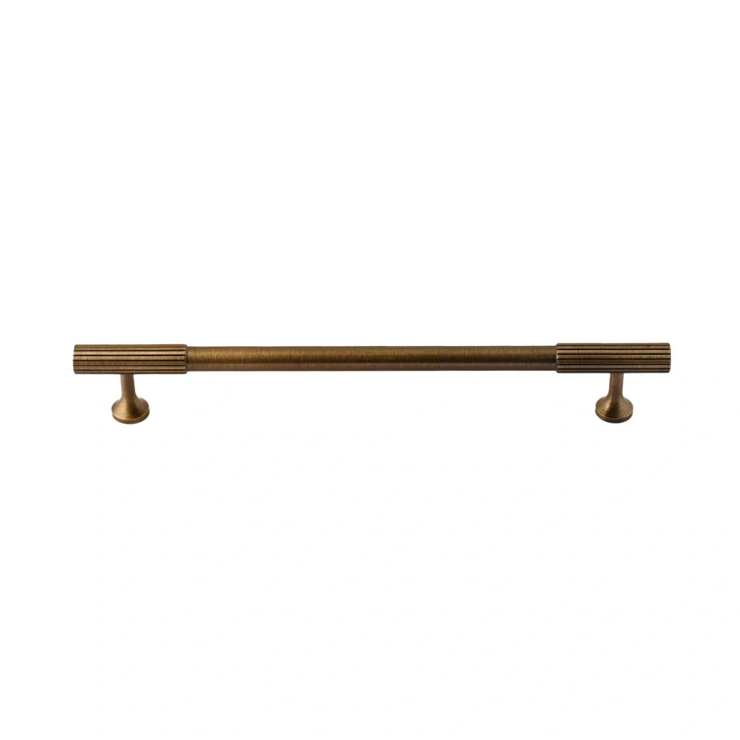 The Mantara B-0051 Oro Knob is a modern brass knob in polished gold and bronze, perfect for doors, drawers, and cabinets.