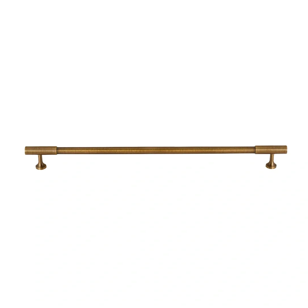The Mantara B-0051 Oro Knob is a modern brass knob in polished gold and bronze, perfect for doors, drawers, and cabinets.