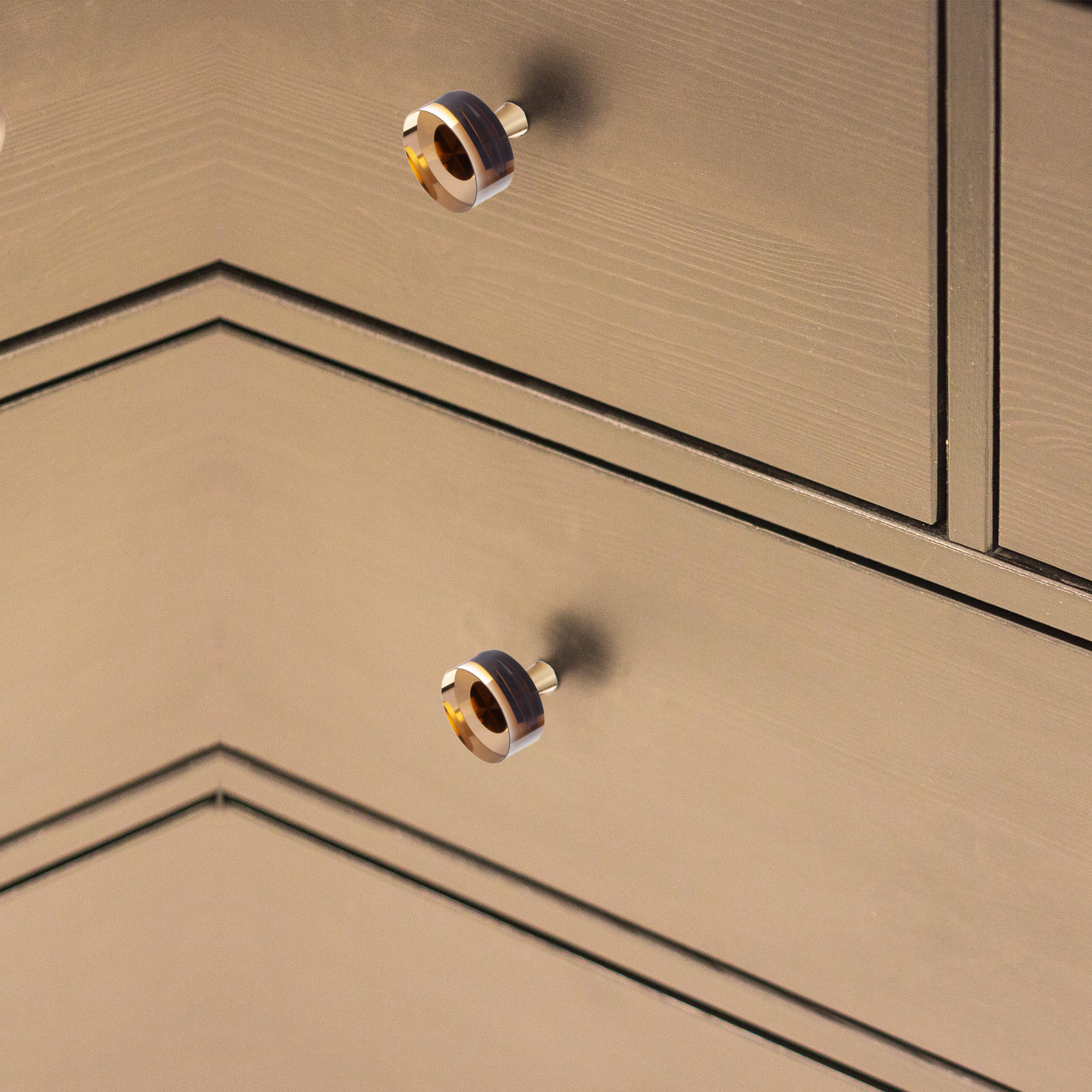 Round knob made of artificial crystal and brass in black, brass and champagne finishes, model A-0002 by Mantara.