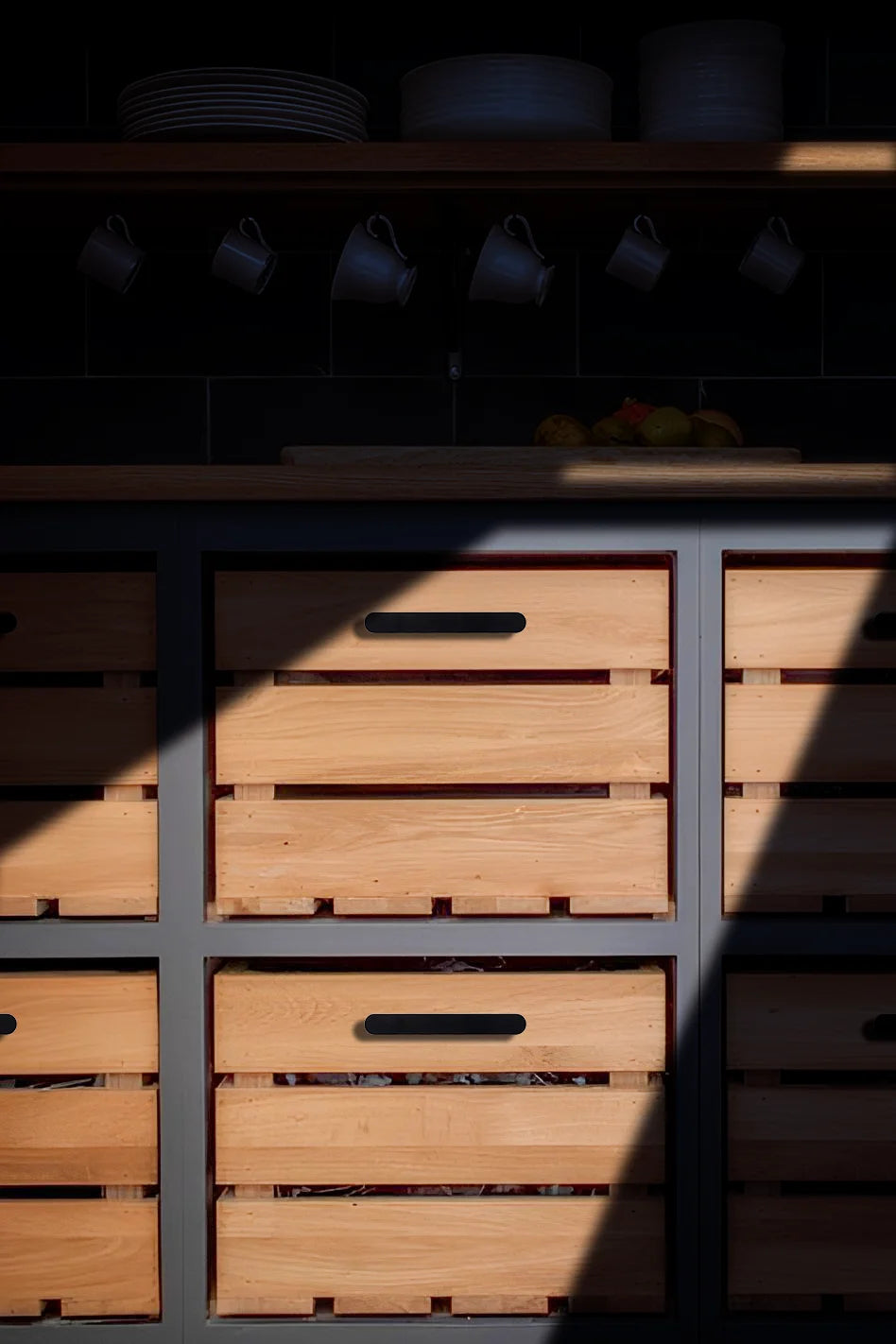 A minimalist drawer handle, Adele in aluminum with brushed brass bar and matte black mounts, model AL-0021 by Mantara.