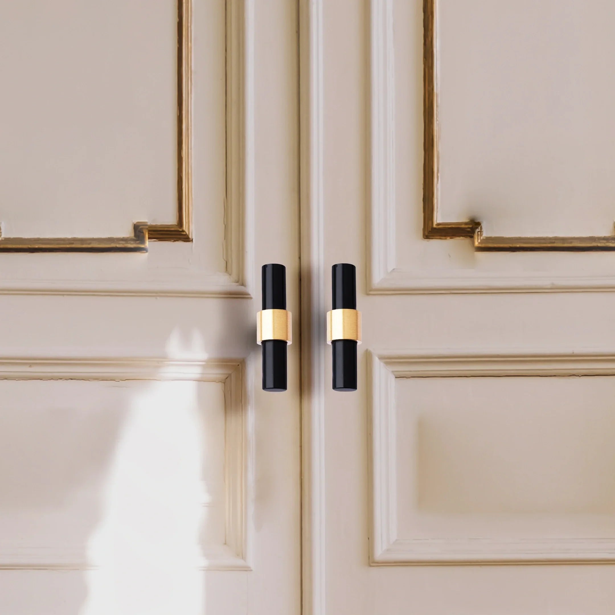 Mantara Mirabella Handle B-0056 is a modern brushed black handle, ideal for cabinets, wardrobes, and kitchens.