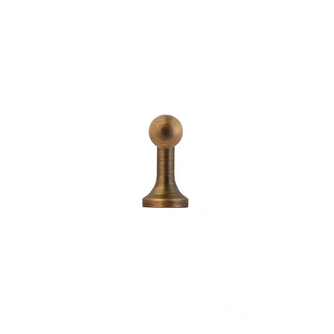Mantara Giselle Handle B-0069 is a modern brushed brass handle in bronze, ideal for cupboards and kitchens.