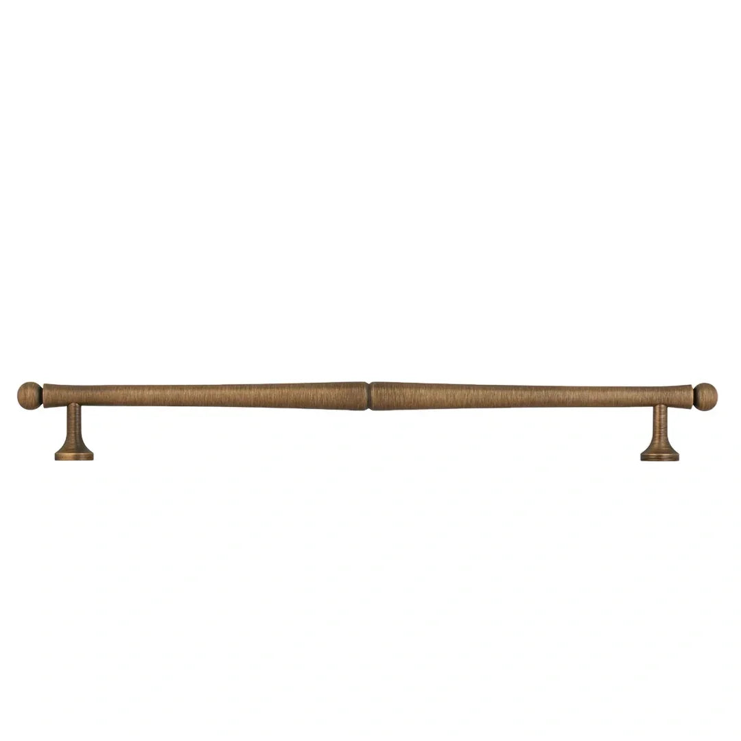 Mantara Giselle Handle B-0069 is a modern brushed brass handle in bronze, ideal for cupboards and kitchens.