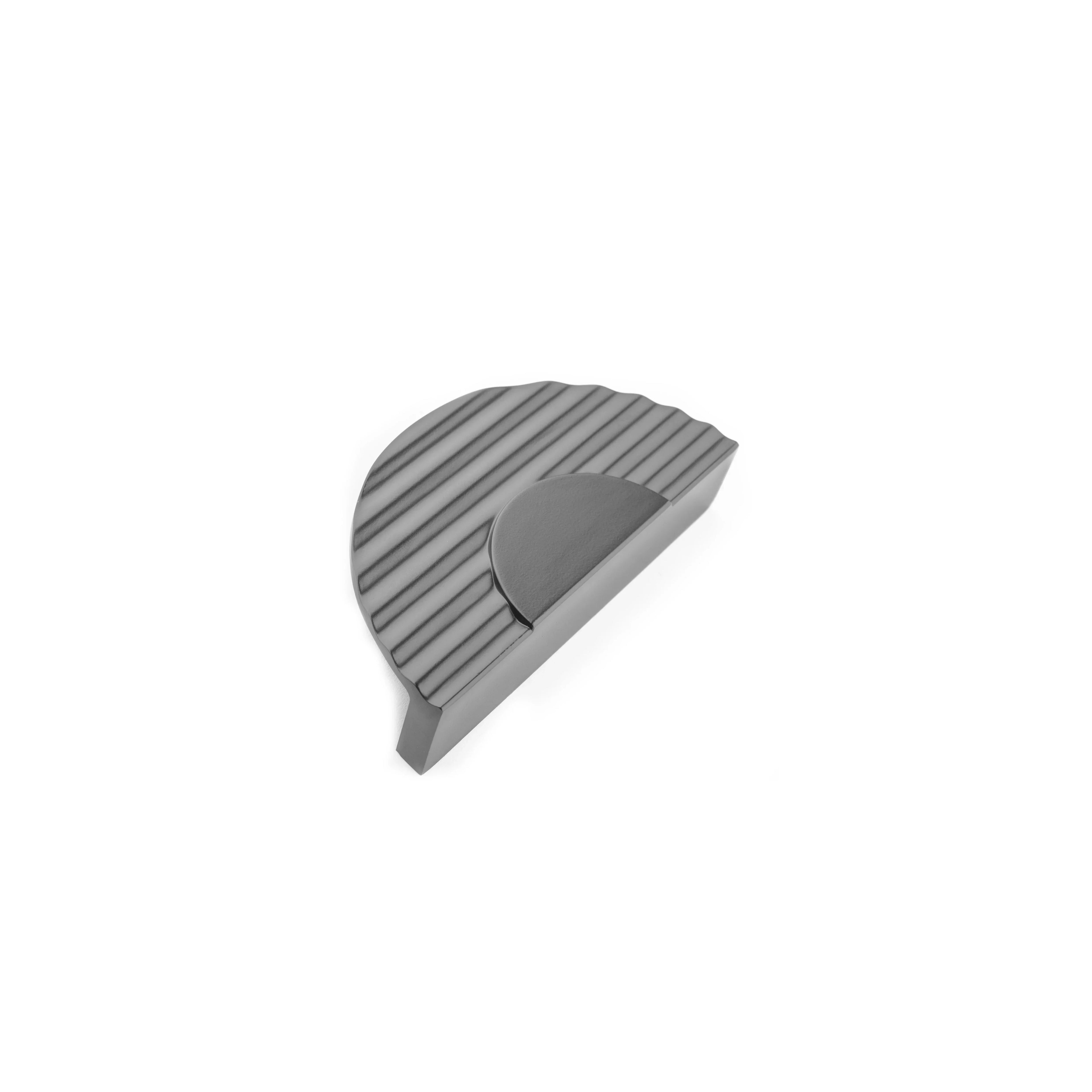 Mantara Lunette Pull Knob Z-0006 is a modern zinc knob in matte black ideal for wardrobes, doors, and kitchens.