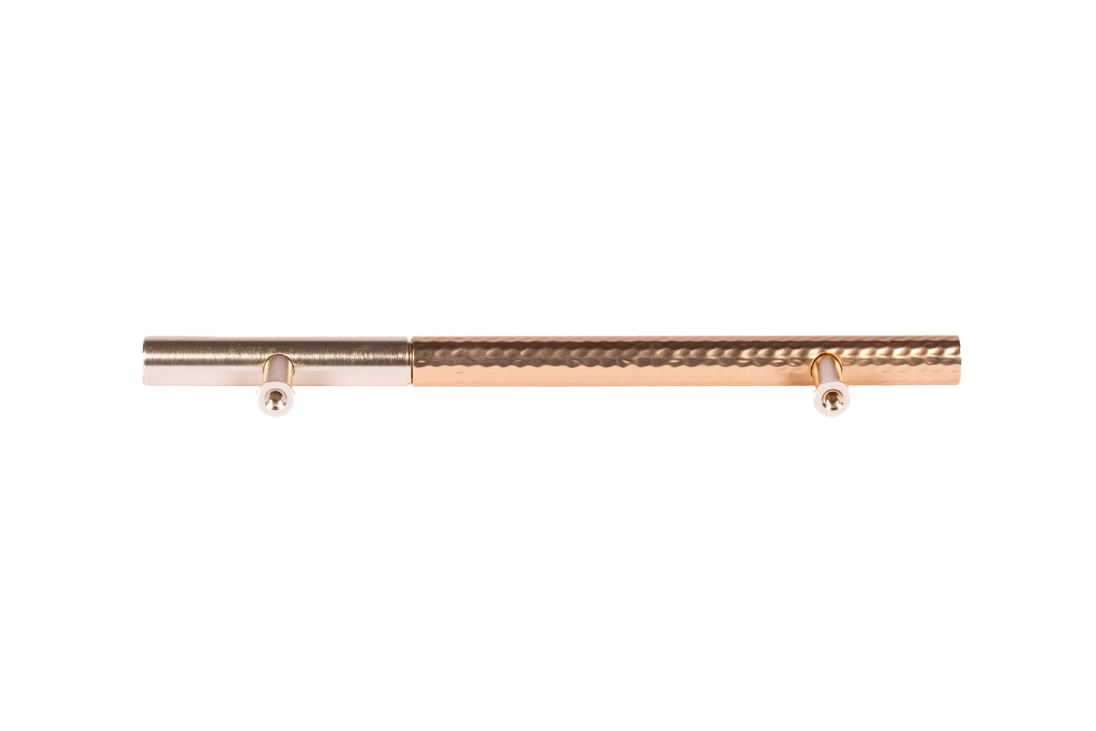 Mantara Soleil Handle Z-0021 is a modern zinc alloy handle in brushed rose gold finish, ideal for kitchen drawers, dresser drawers.