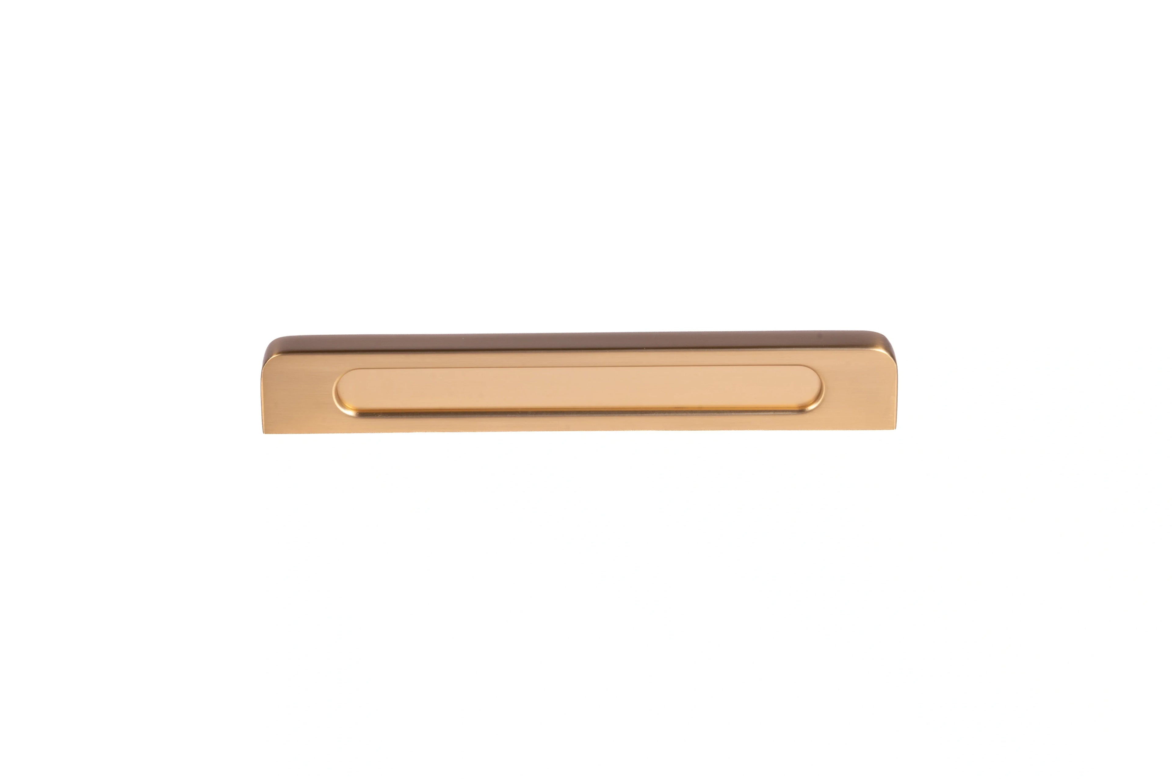 Mantara Eva Handle Z-0034 is a modern zinc handle in brushed gold finish, ideal for kitchen and dresser drawers.