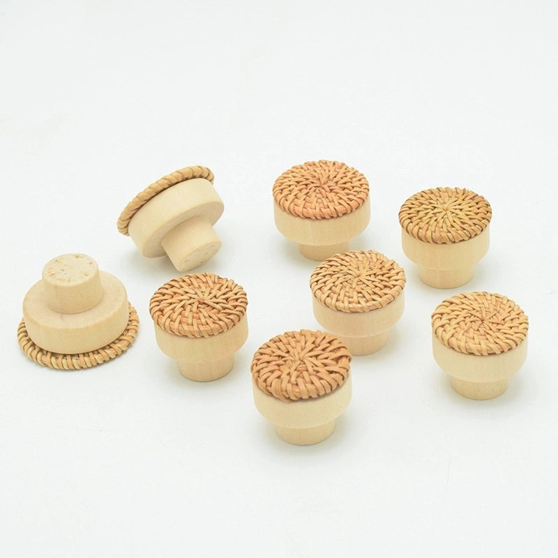 Mantara Wickerly Knob W-0043 is a modern beech wood knob, ideal for kitchen drawers, dresser drawers.