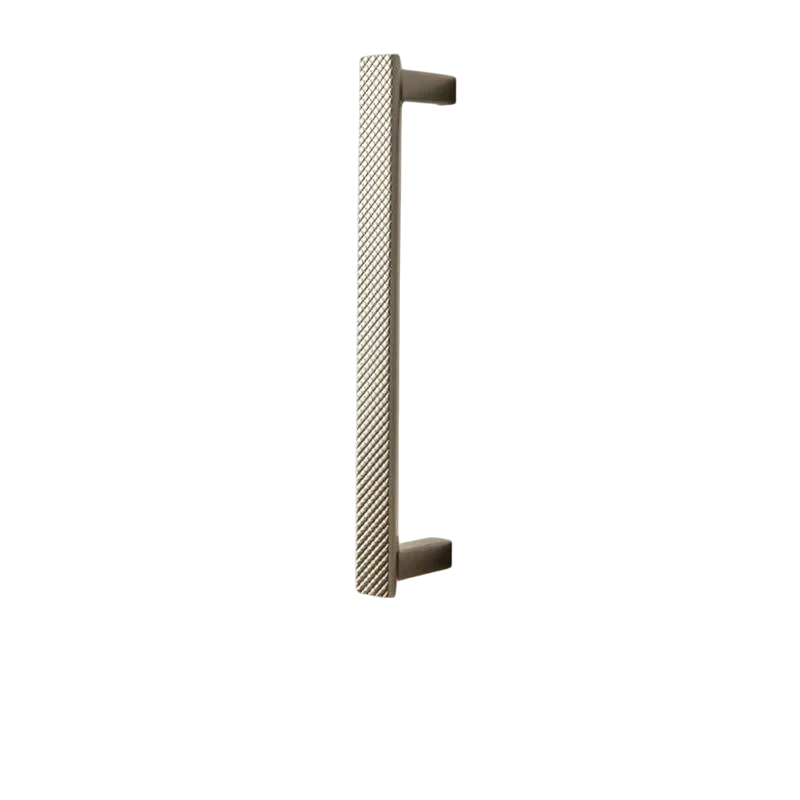 Mantara Luren Knob and Handle Z-0042 polished zinc handle in chrome finish for kitchen and dresser drawers.