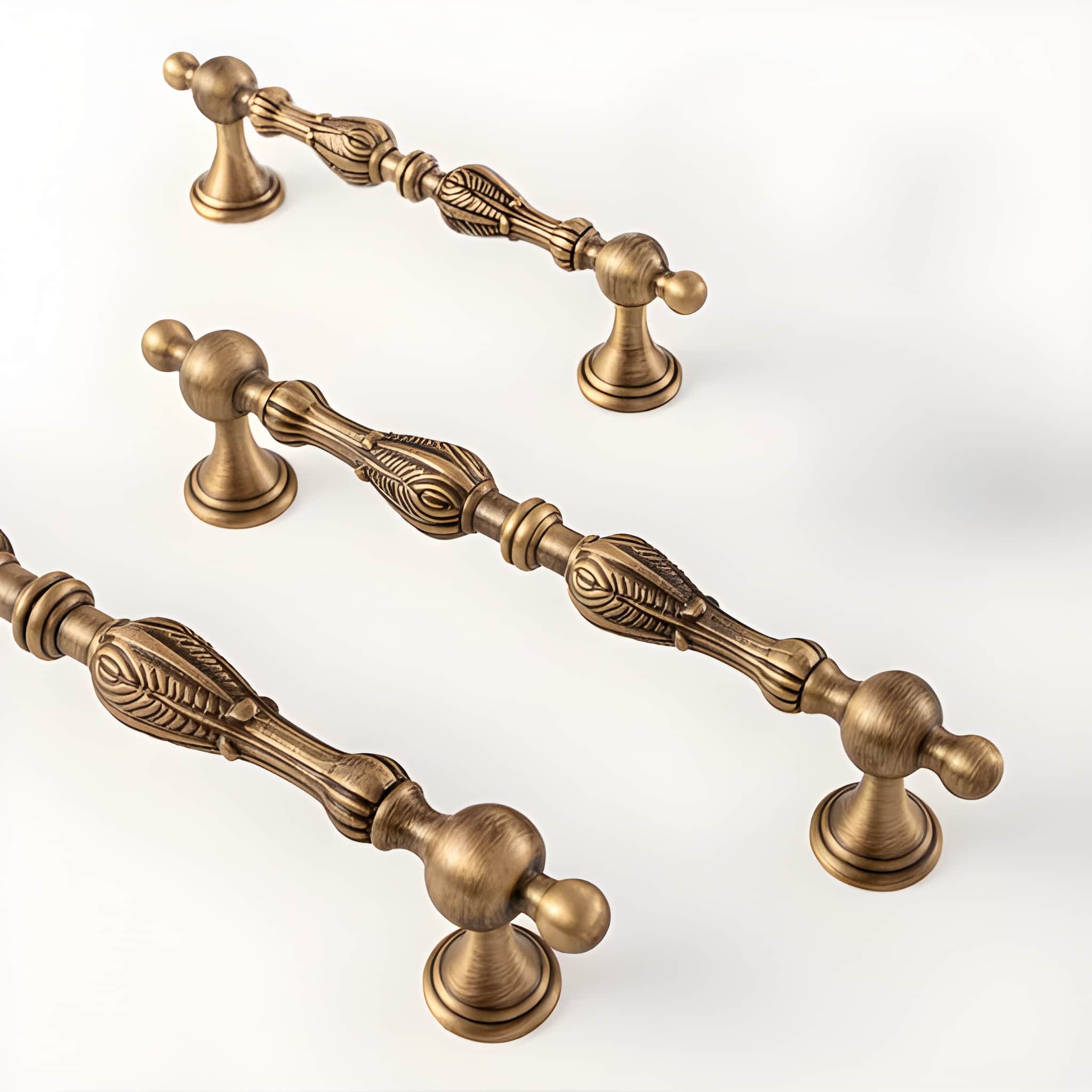 Tarin Handle B-0162 modern brass cabinet handle set, bronze brushed finish, multiple sizes 67mm to 200mm, ideal for kitchen drawers & wardrobes by Mantara