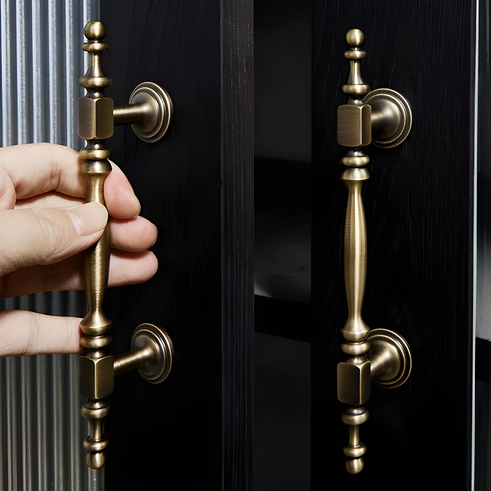 Cortex Handle B-0133 brass cabinet pull handle, bronze brushed finish, sizes 80mm 167mm 200mm 263mm 295mm, suitable for drawers & wardrobes by Mantara