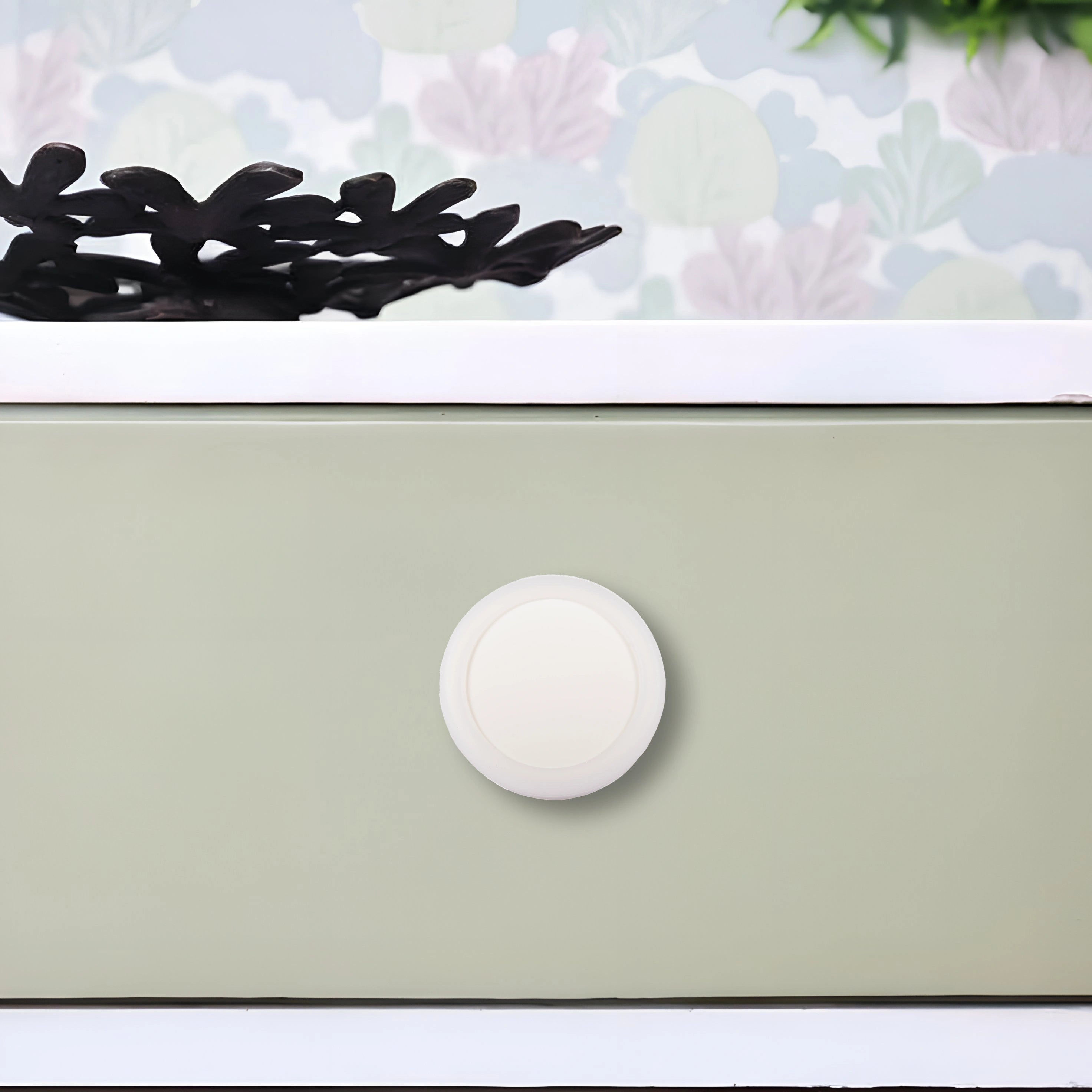 Mallow Knob S-0001 in white silicone, brushed finish, 51mm size, for drawers by Mantara.