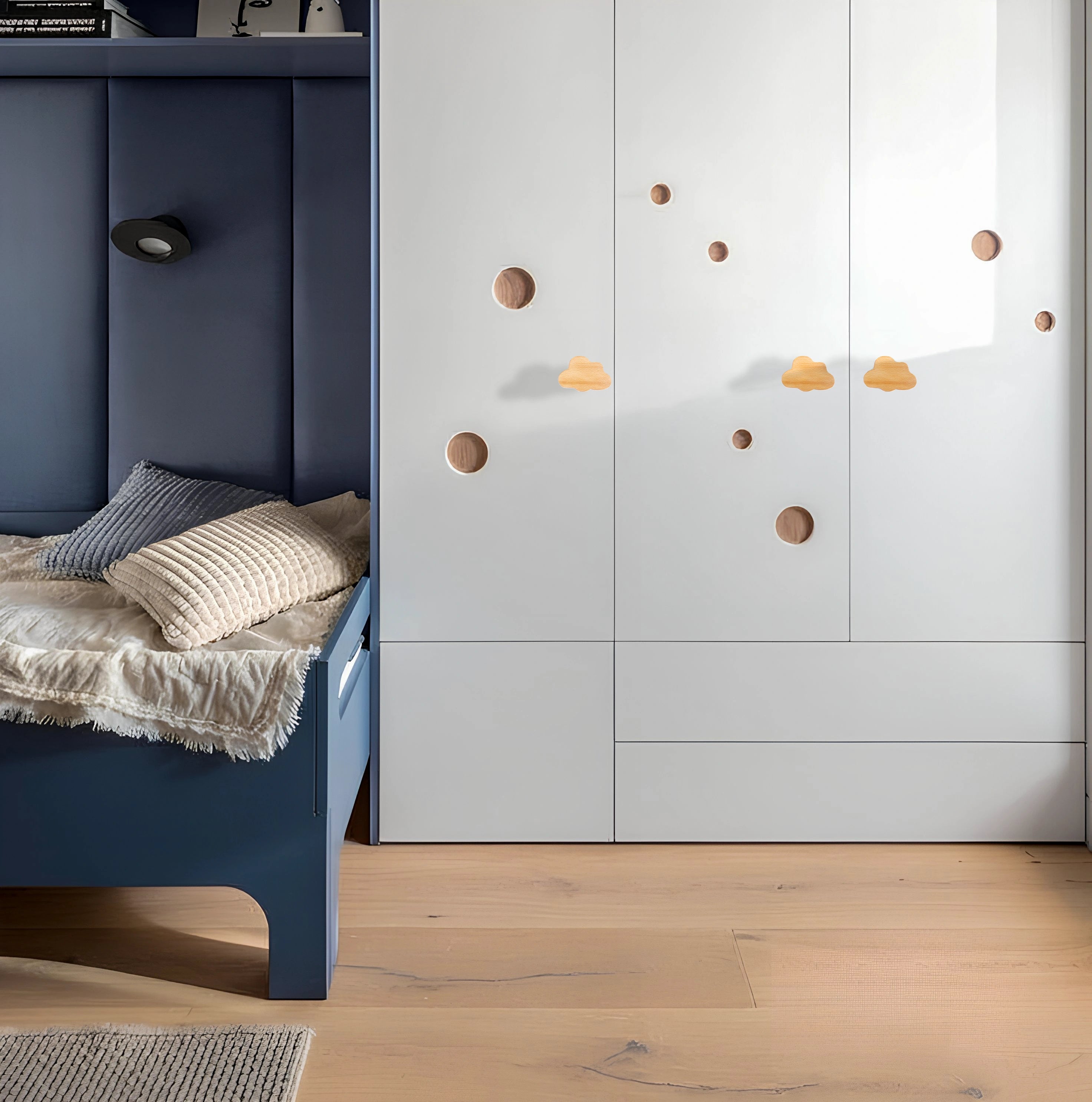 Mantara Cloud Hook W-0046 is a modern beech wood knob, ideal for kitchen drawers, dresser drawers.