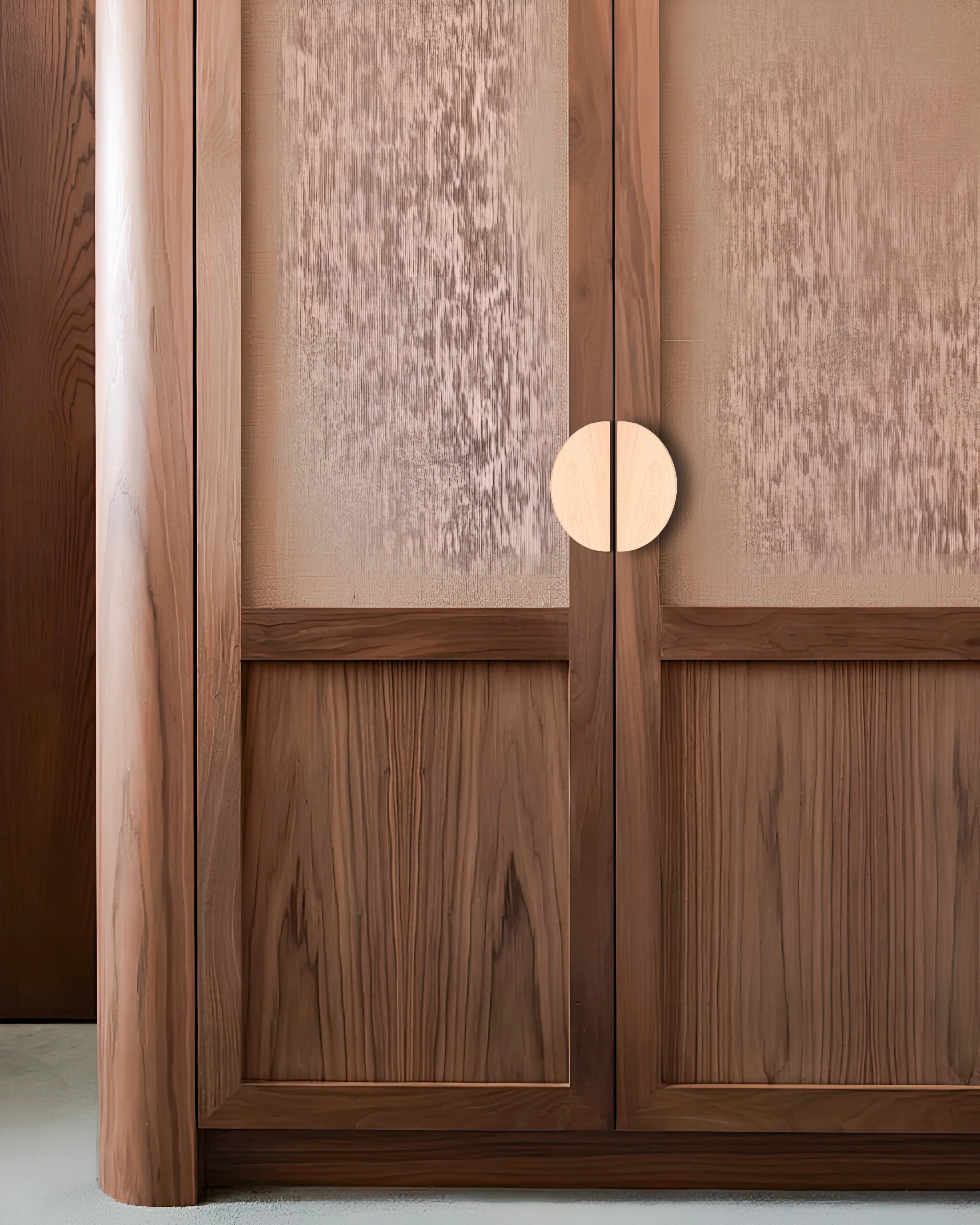 Mantara Samara Handle W-0051 is a modern beech wood handle, ideal for kitchen drawers, dresser drawers