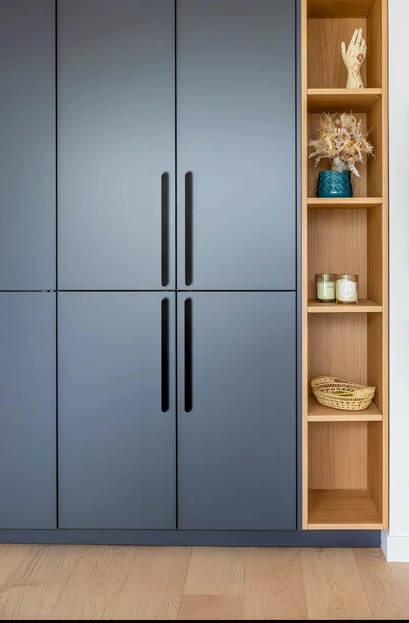 Adele Handle is a modern aluminum handle in black and grey | buy handles | buy door hardware online, Mantara AL-0016