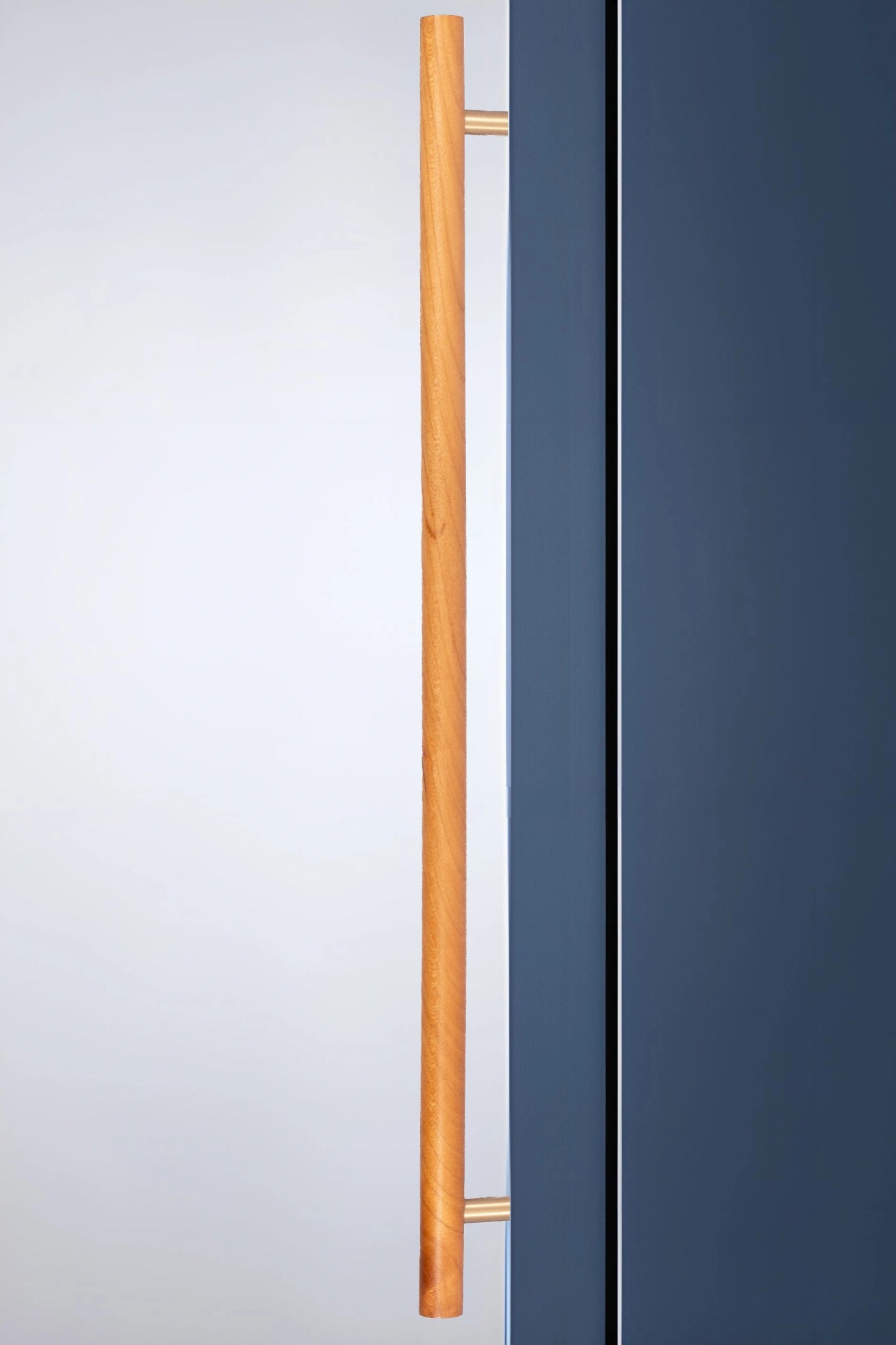 Mantara Alder Handle W-0023 is a modern wooden handle in brushed beech finish, ideal for kitchen drawers and dresser drawers.