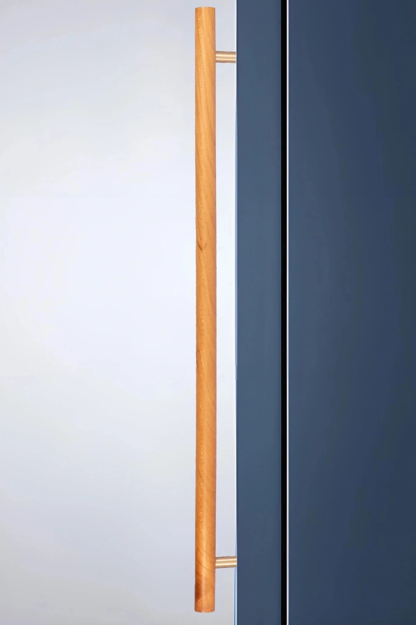 Modern wooden handle in brushed beech finish, perfect for cupboard handles, wood handle and cabinet handle. Mantara Alder Handle W-0023