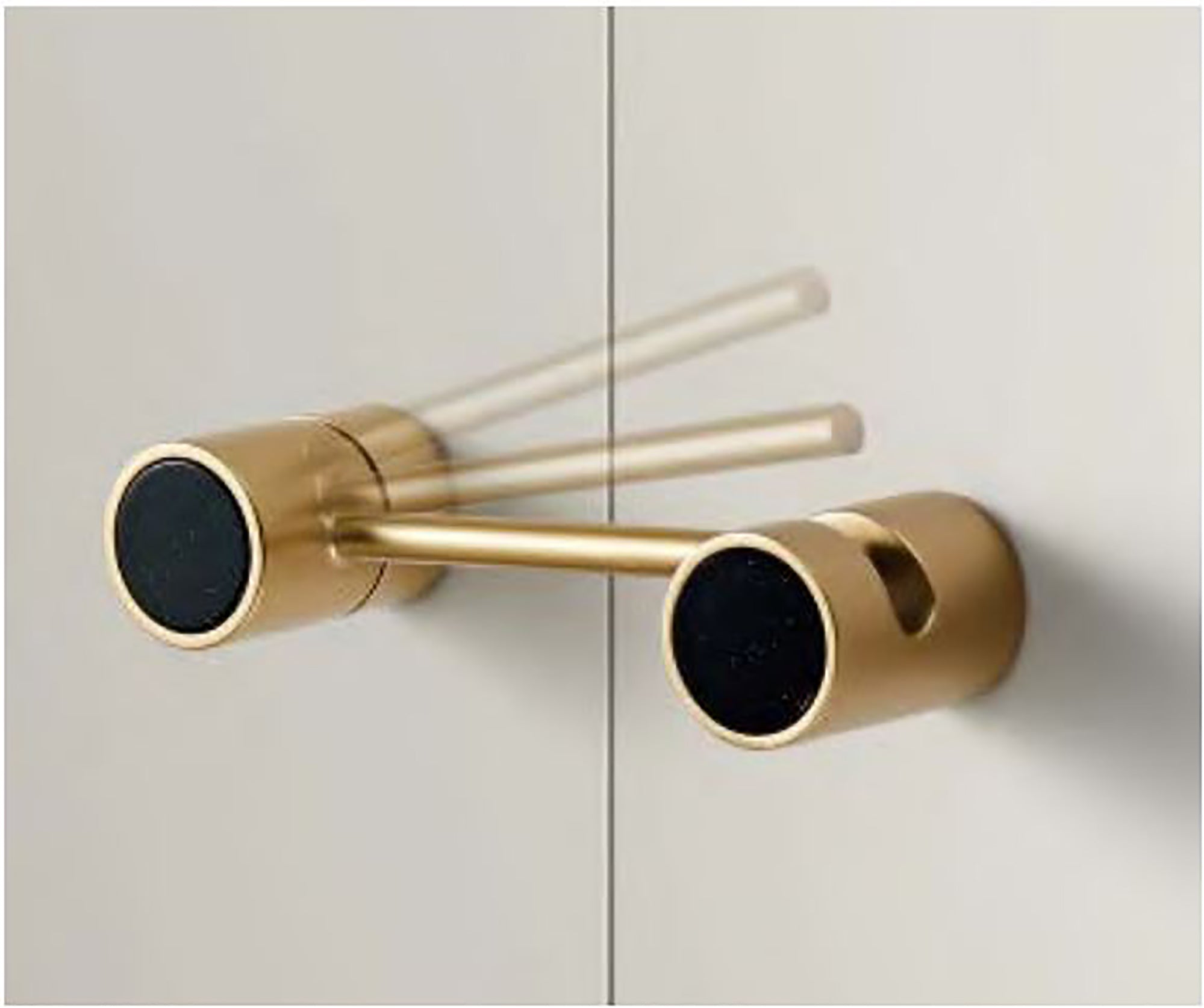 Mantara Auris Handle Z-0019 is a modern zinc alloy and acrylic knob in brushed gold finish, ideal for kitchen drawers, dresser drawers.