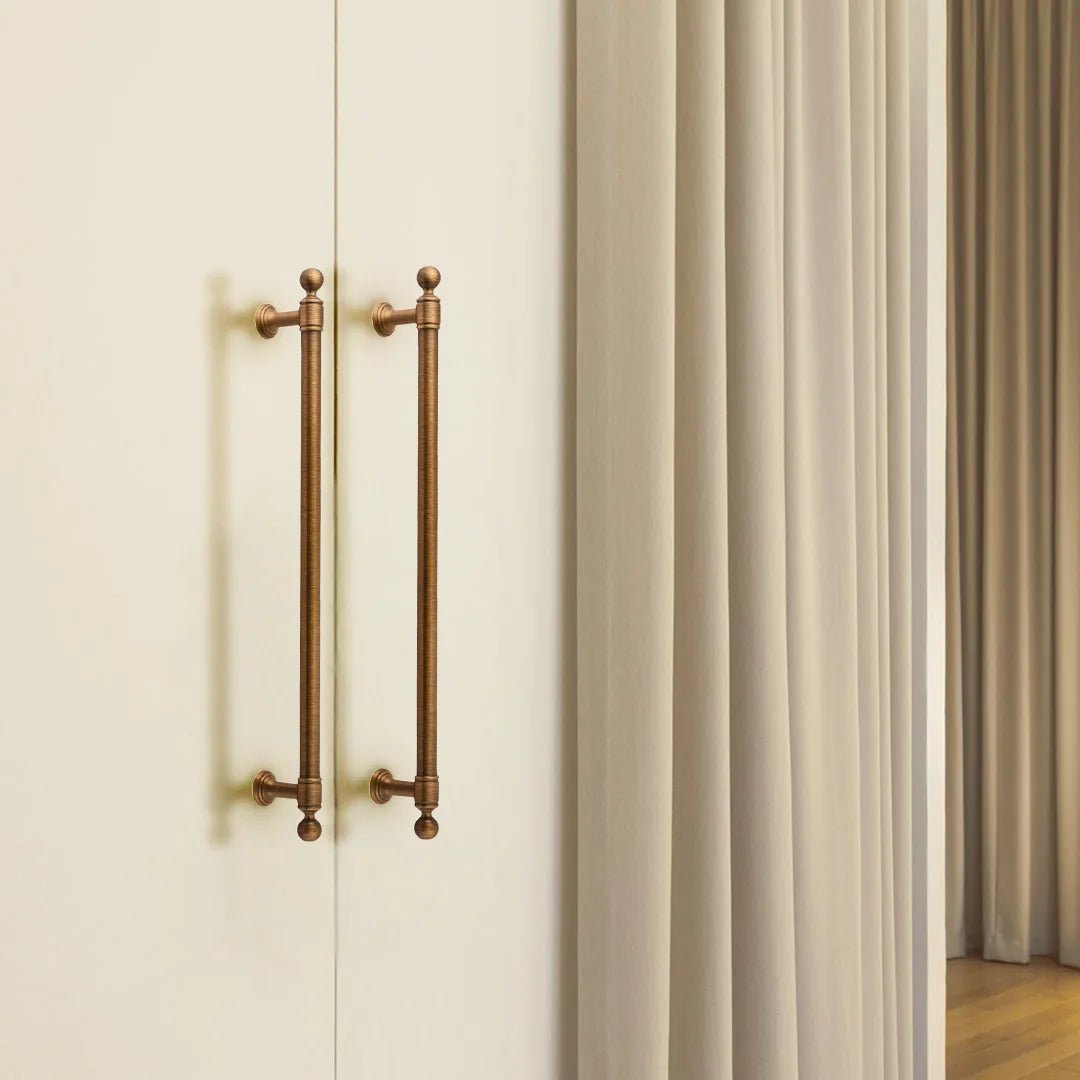 Caelum Handle