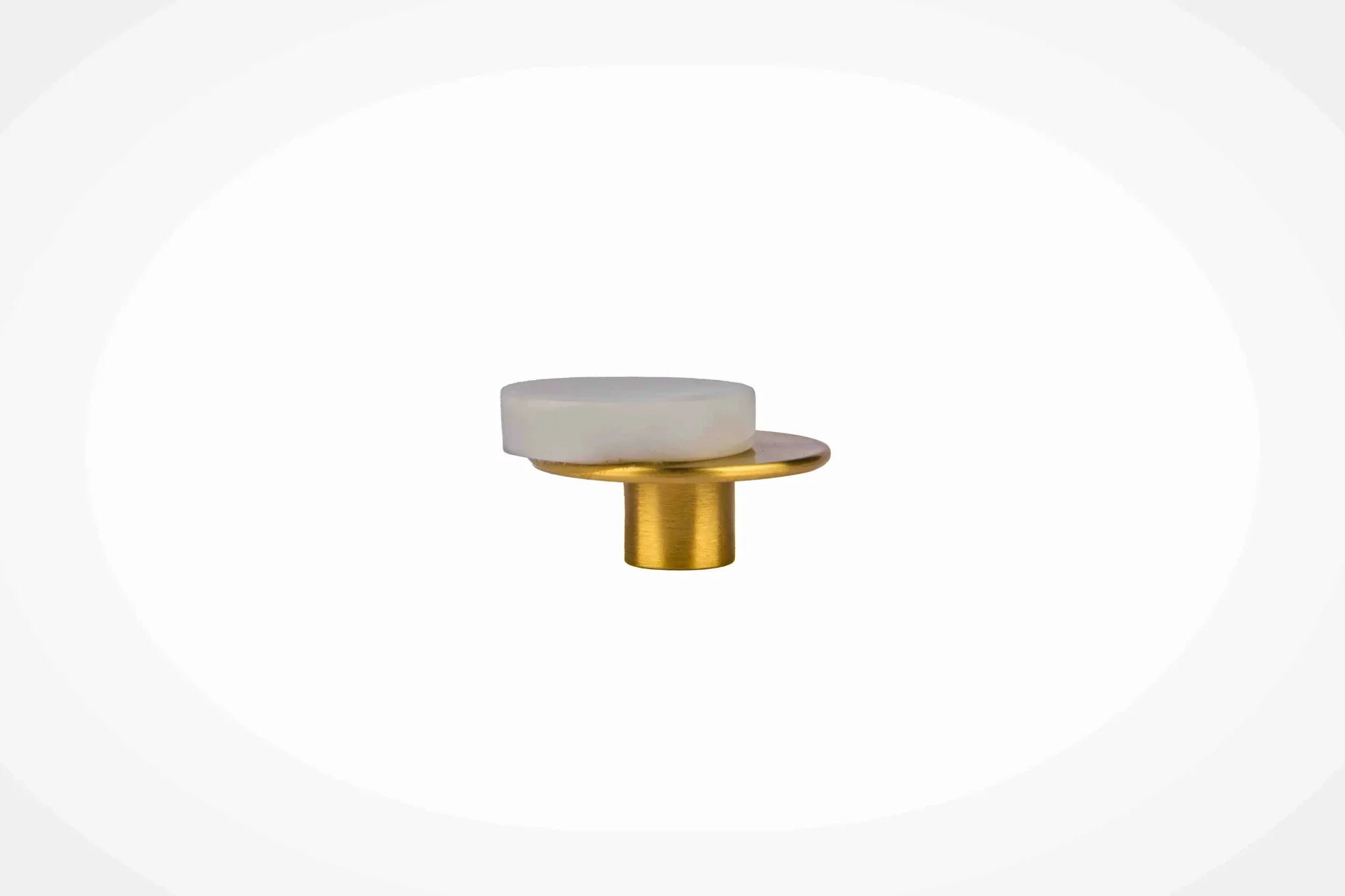 Mantara Calabra Knob M-0015 is a modern marble & brass knob in white, ideal for kitchen & dresser drawers.
