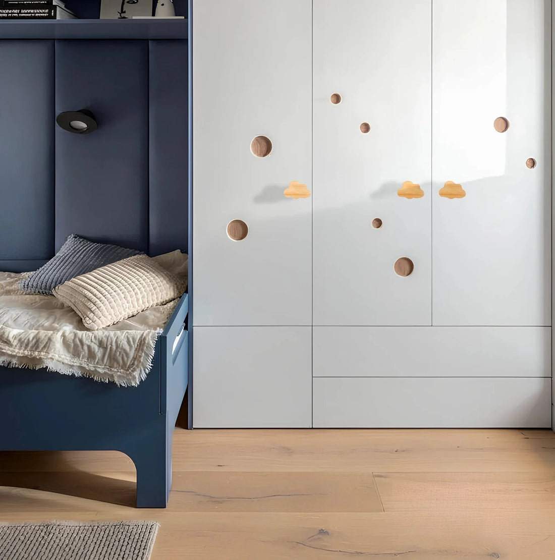 Mantara Cloud Hook W-0046 is a modern beech wood knob, ideal for kitchen drawers, dresser drawers.