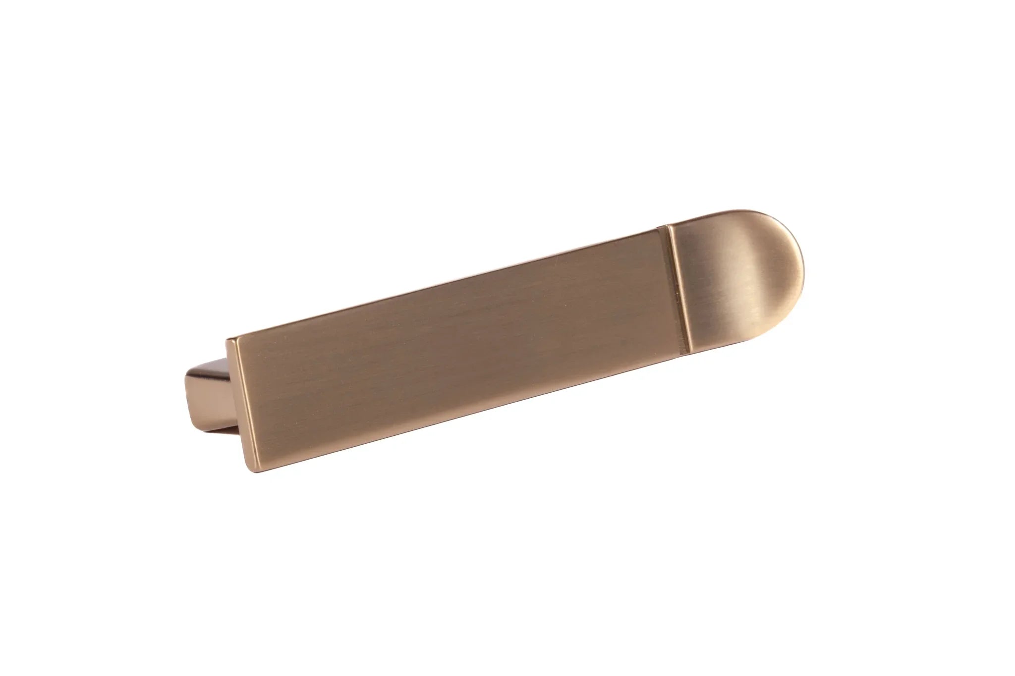 Mantara Darius Handle Z-0030 is a modern zinc handle in brushed gold finish, ideal for kitchen and dresser drawers.