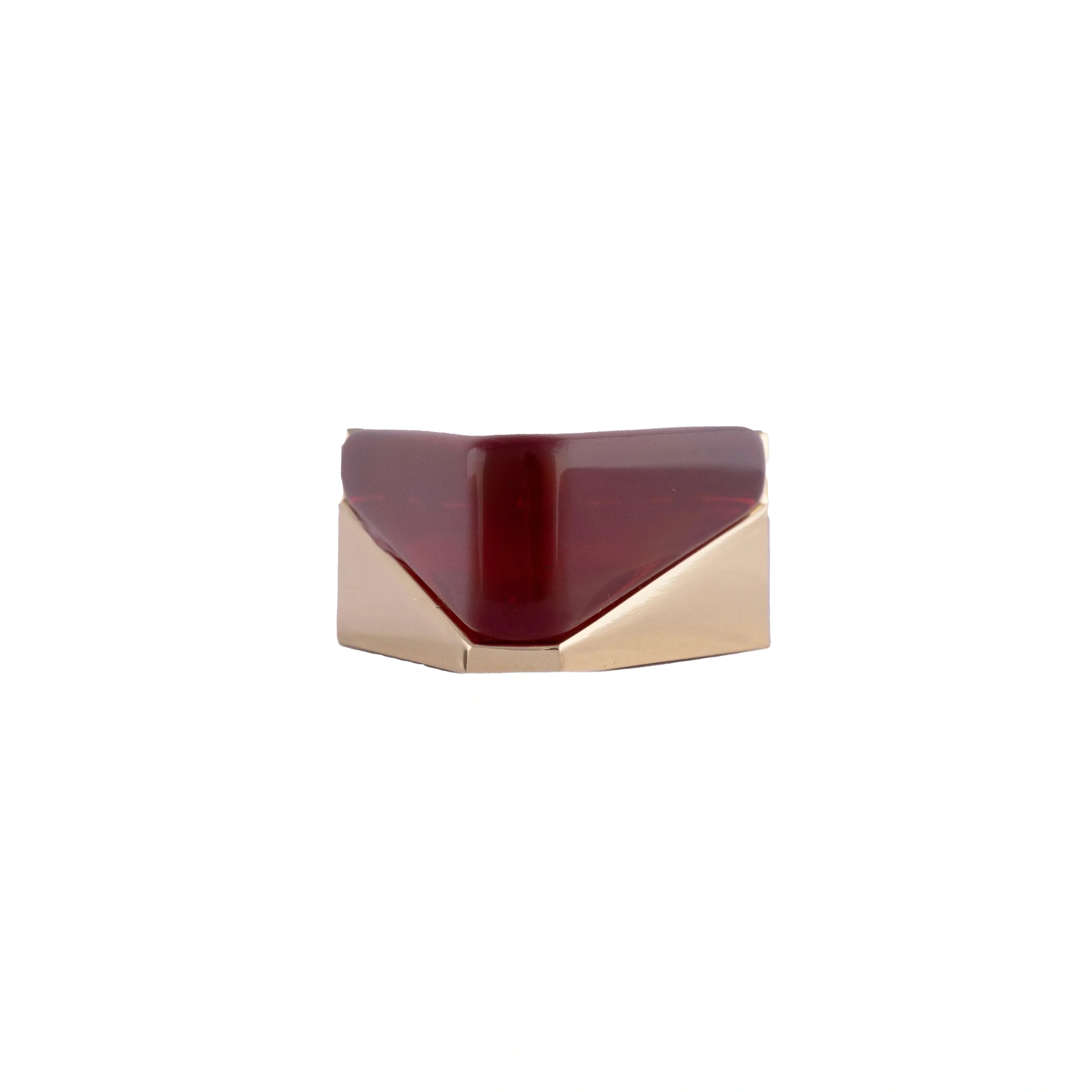 Mantara Gable Knob Z-0001 is a modern zinc alloy and agate knob in red ideal for cabinets and drawers.