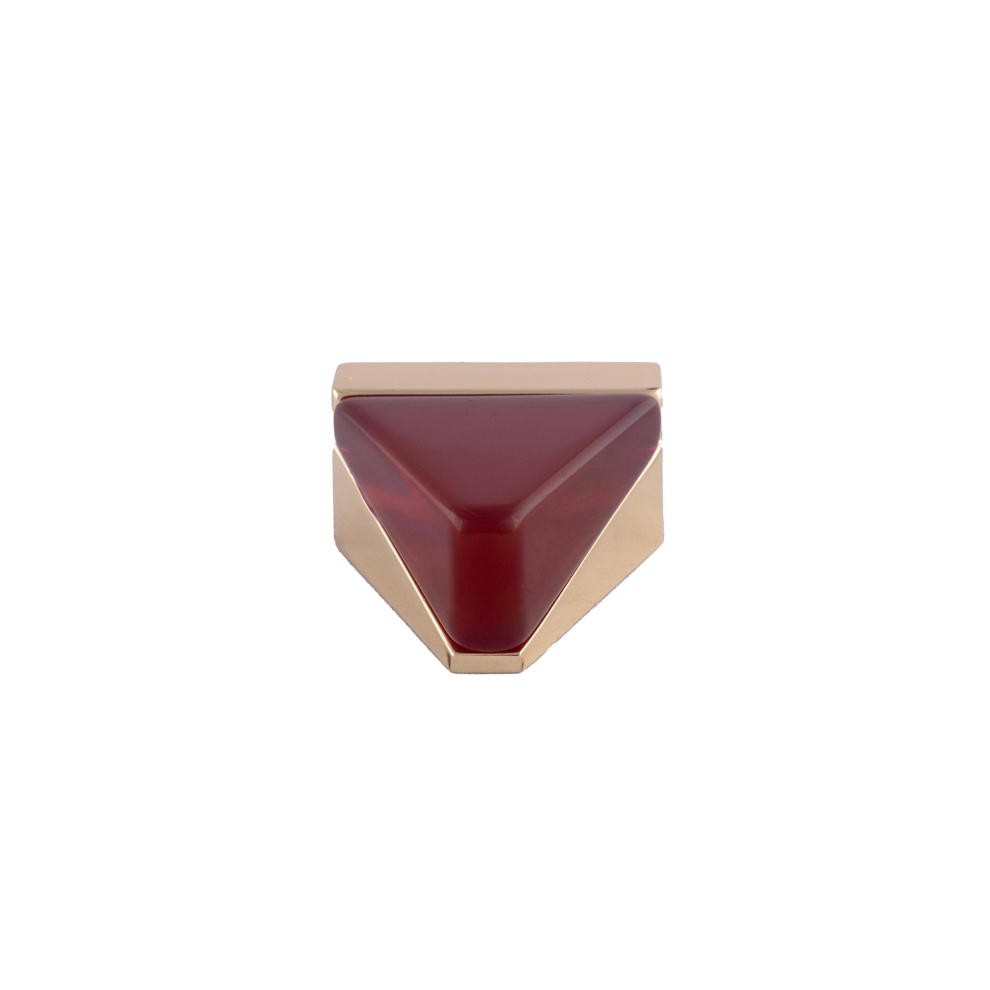 Mantara Gable Knob Z-0001 is a modern zinc alloy and agate knob in red ideal for cabinets and drawers.
