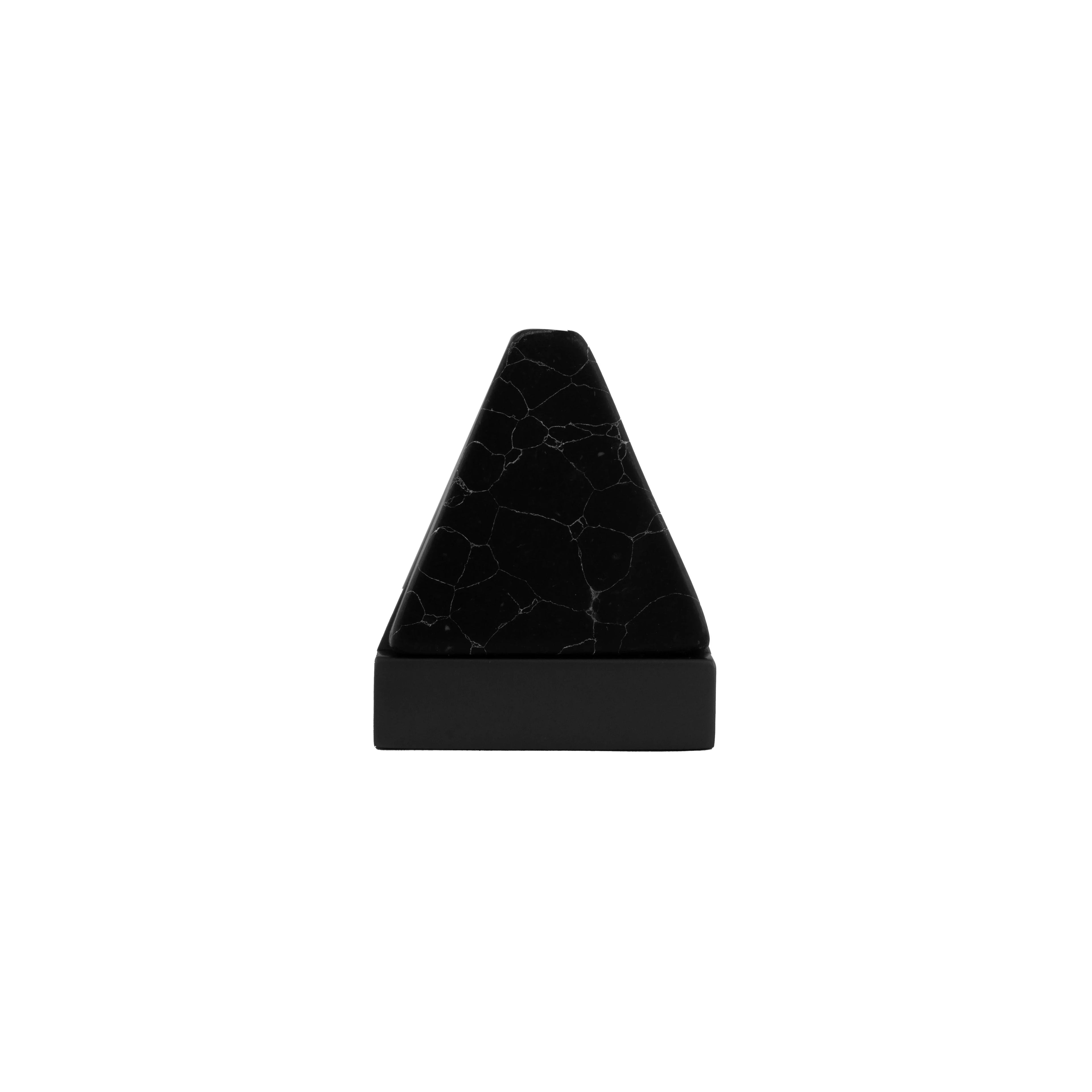 Mantara Gable Knob Z-0001 is a modern zinc alloy and agate knob in black ideal for cabinets and drawers.