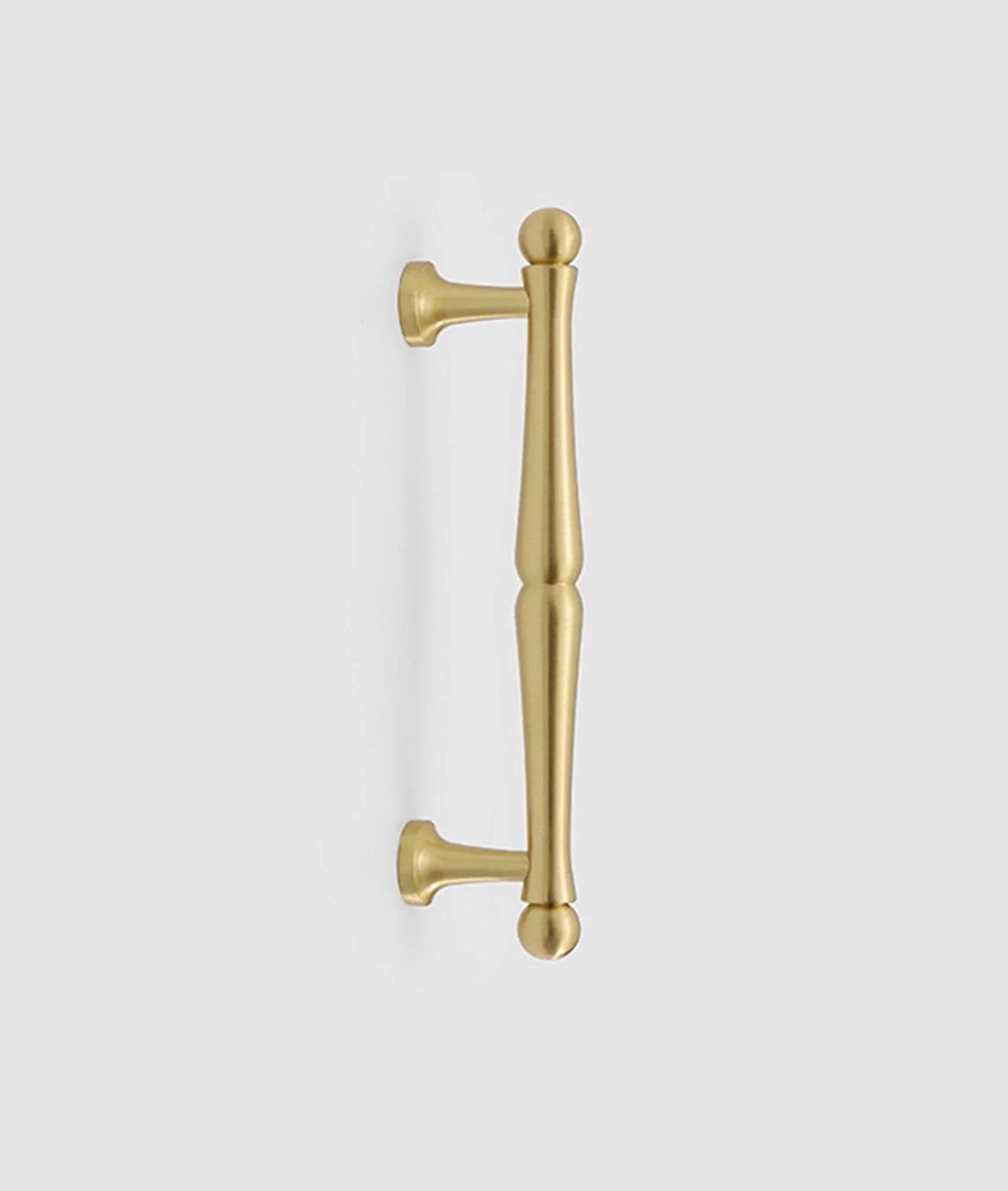 Mantara Giselle Handle B-0069 is a modern brushed brass handle in gold, ideal for cupboards and kitchens.