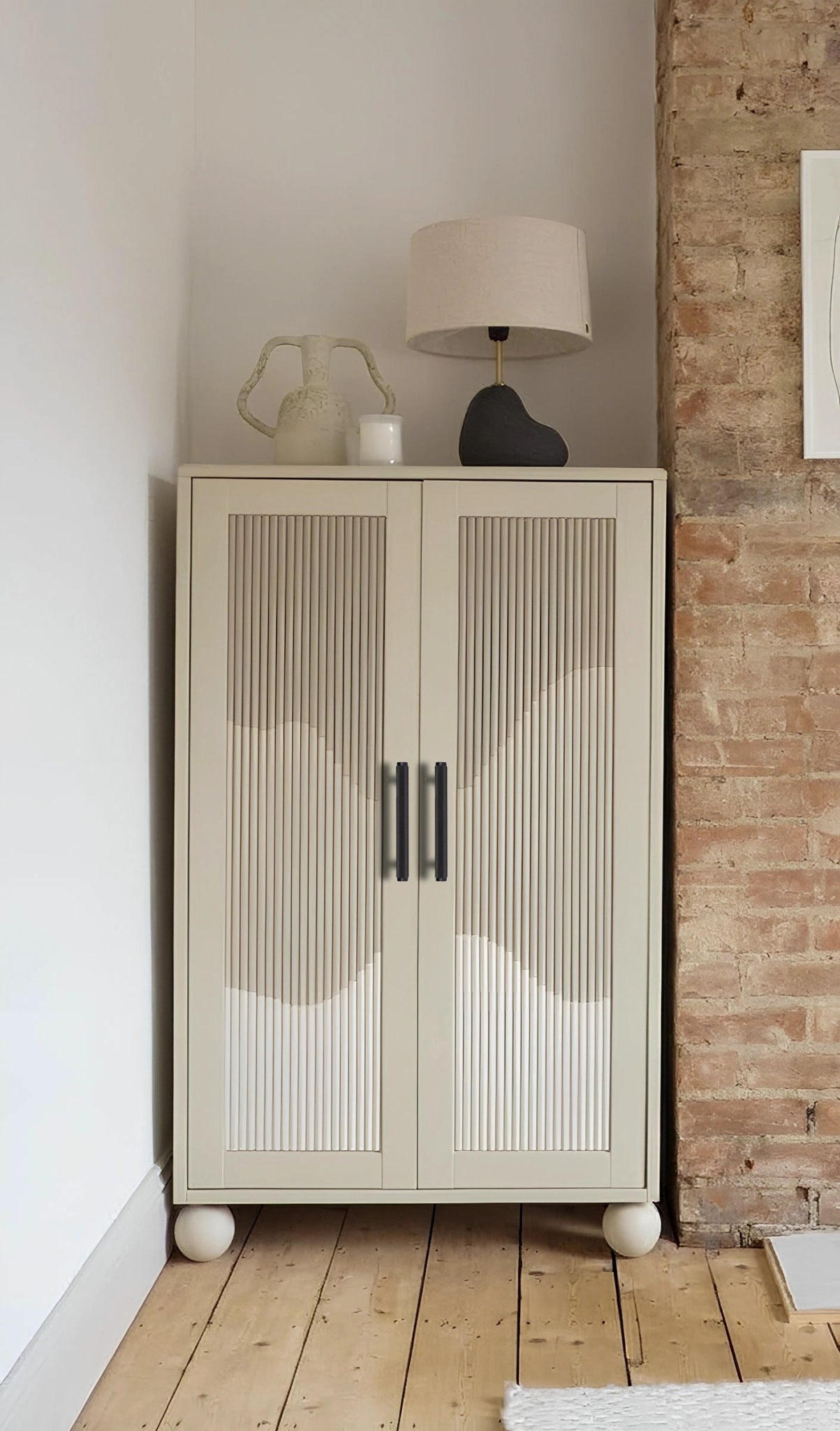 Inez handle AL-0013, black aluminum, L133mm CC96mm, brushed finish, for wardrobes & cabinets by Mantara