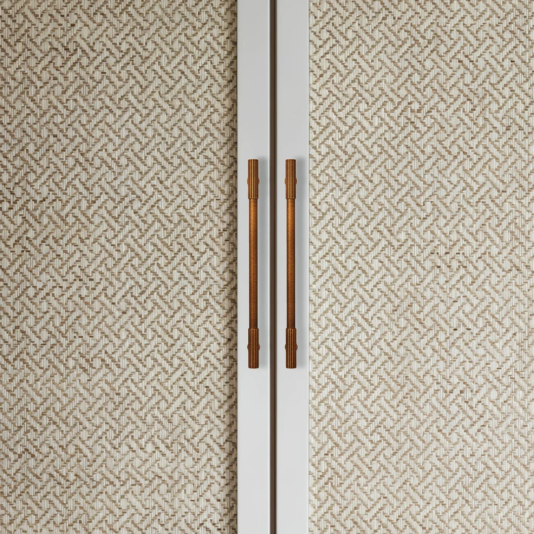 The Mantara B-0051 Oro Knob is a modern brass knob in polished gold and bronze, perfect for doors, drawers, and cabinets.