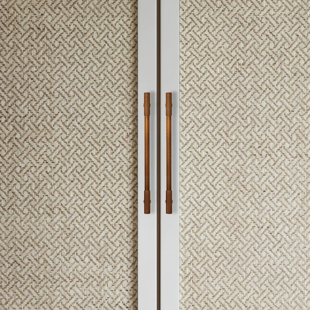 The Mantara B-0051 Oro Knob is a modern brass knob in polished gold and bronze, perfect for doors, drawers, and cabinets.