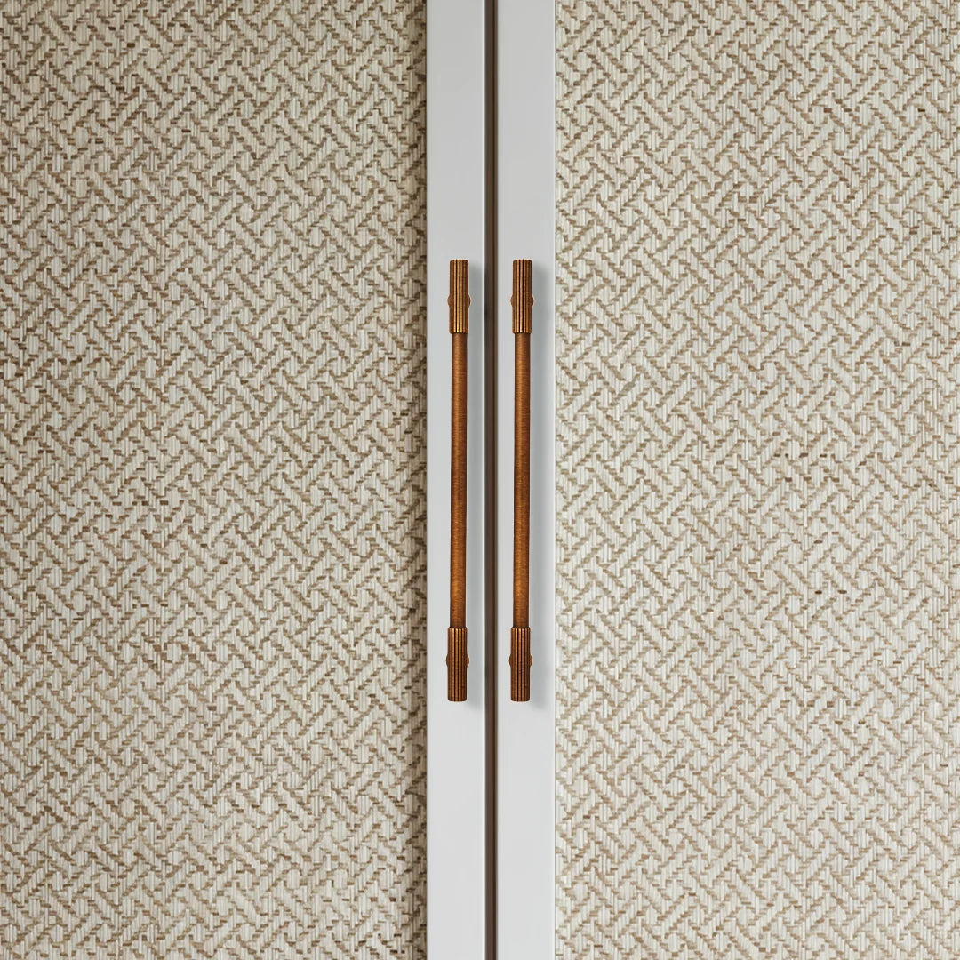 The Mantara B-0051 Oro Knob is a modern brass knob in polished gold and bronze, perfect for doors, drawers, and cabinets.