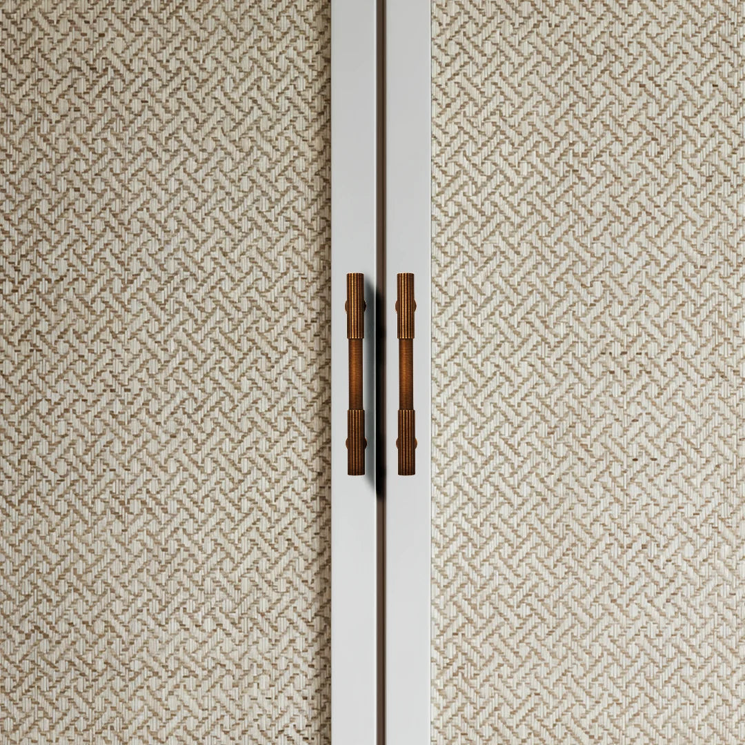 The Mantara B-0051 Oro Knob is a modern brass knob in polished gold and bronze, perfect for doors, drawers, and cabinets.