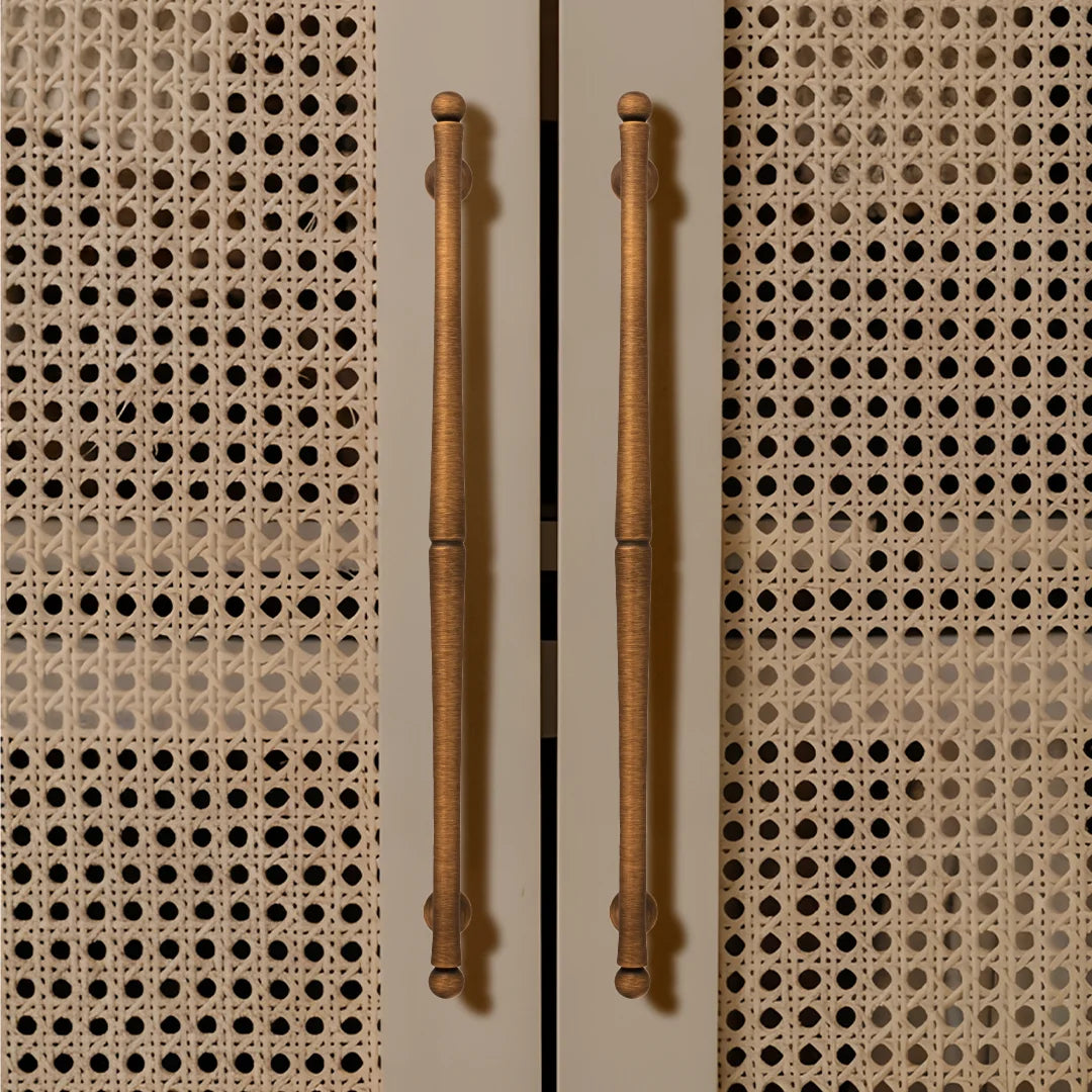 Giselle Handle