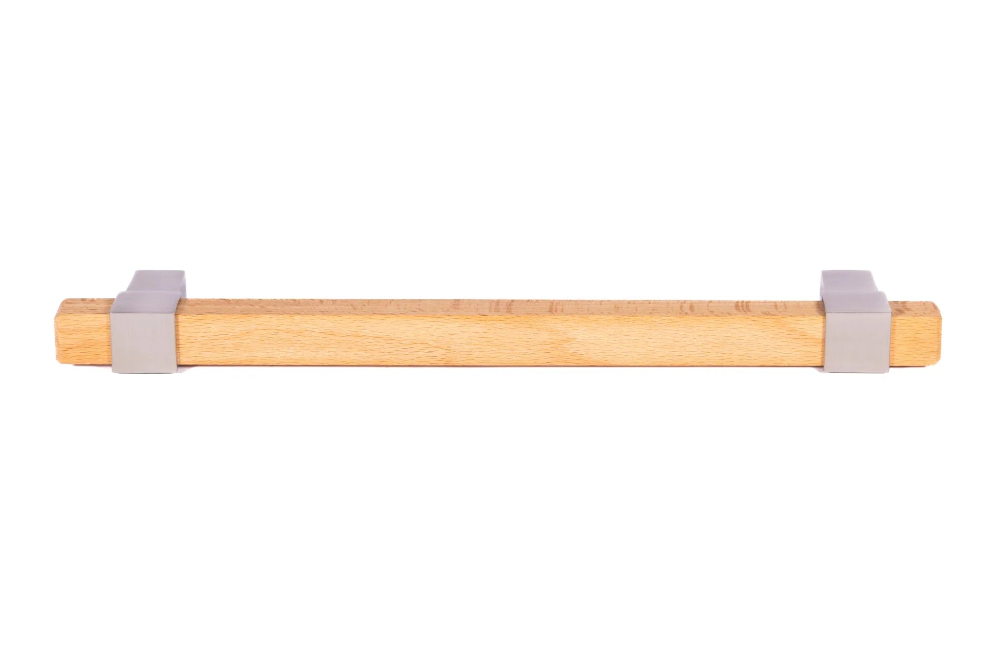 Mantara Lorien Handle W-0028 is a modern zinc and beech wood handle in silver ideal for kitchen and dresser drawers.