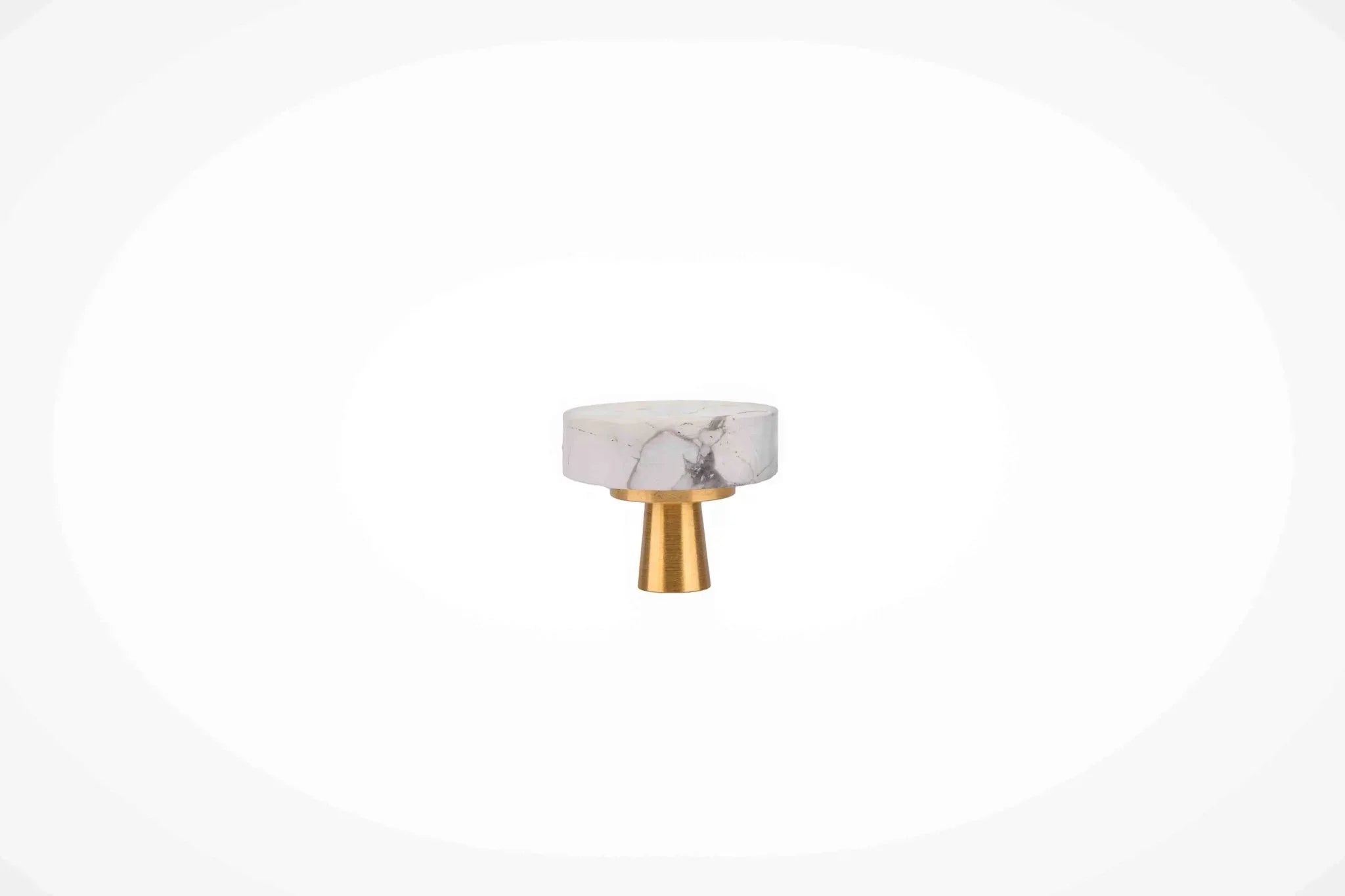 The Mantara C-0019 Lucienne Knob is a modern crystal knob in white turquoise, perfect for drawers and cabinets.