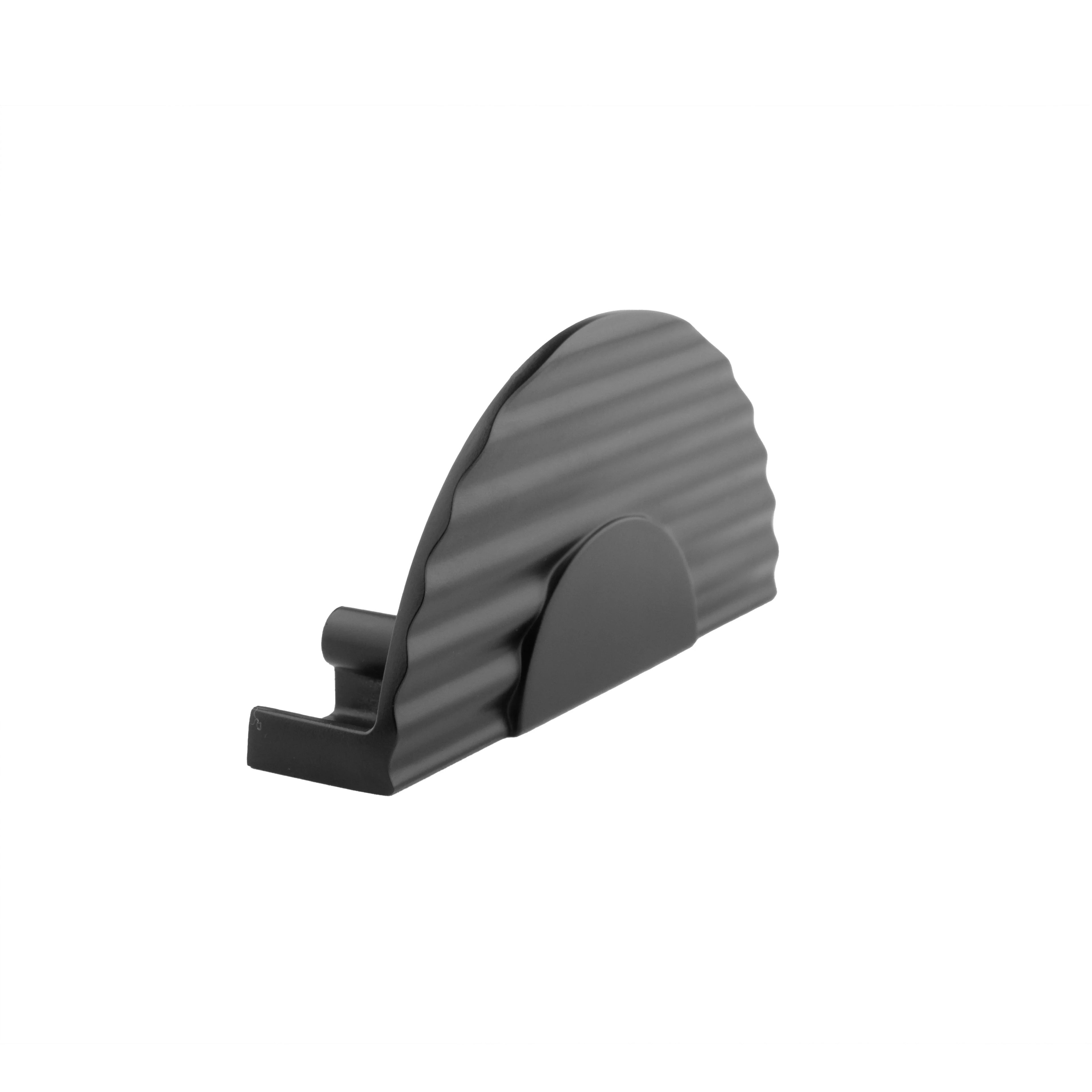Mantara Lunette Pull Knob Z-0006 is a modern zinc knob in matte black ideal for wardrobes, doors, and kitchens.