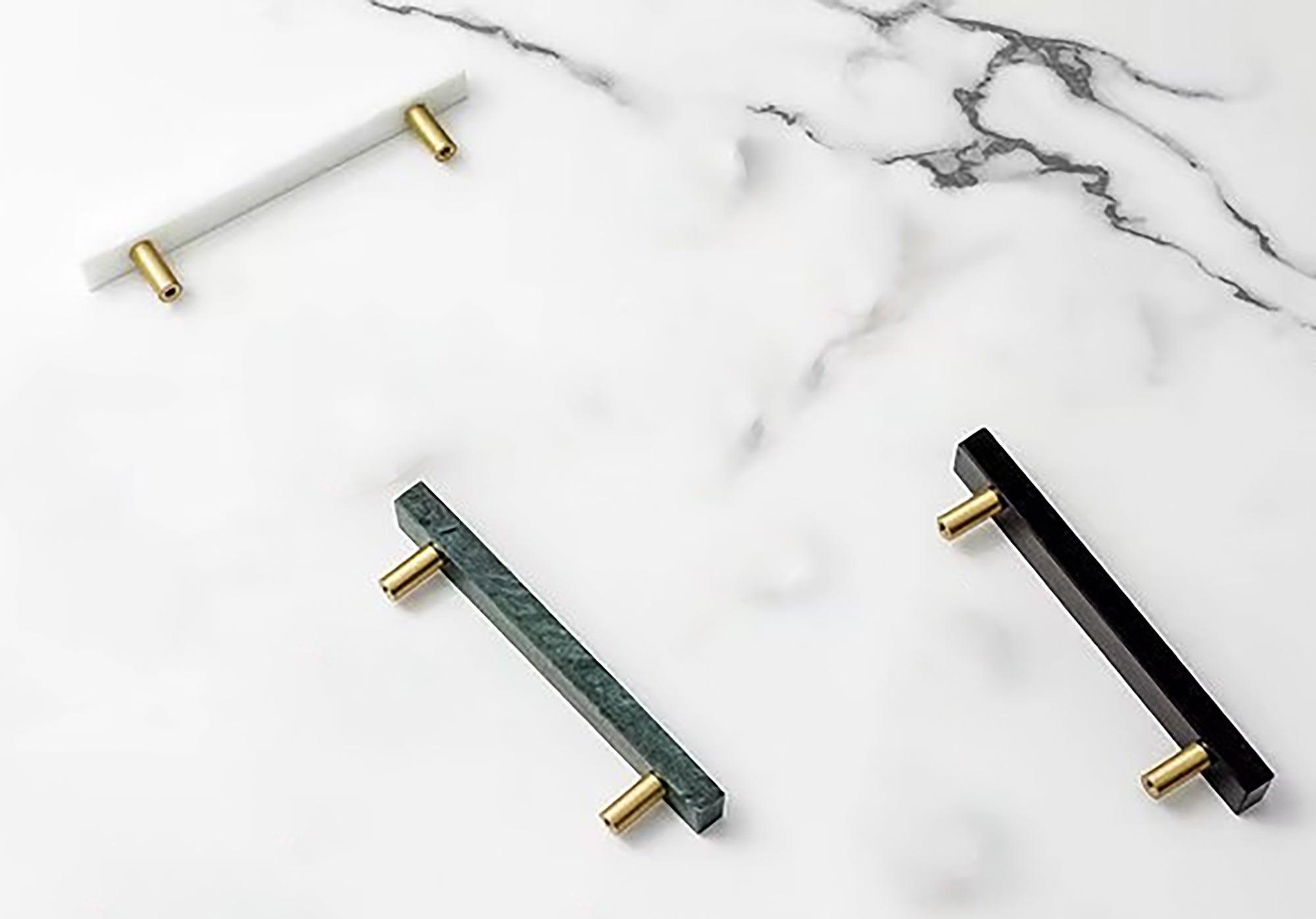 Noir Handle M-0012 in green,white,black marble & brass, 130mm, polished handle with brushed stem, for drawers by Mantara