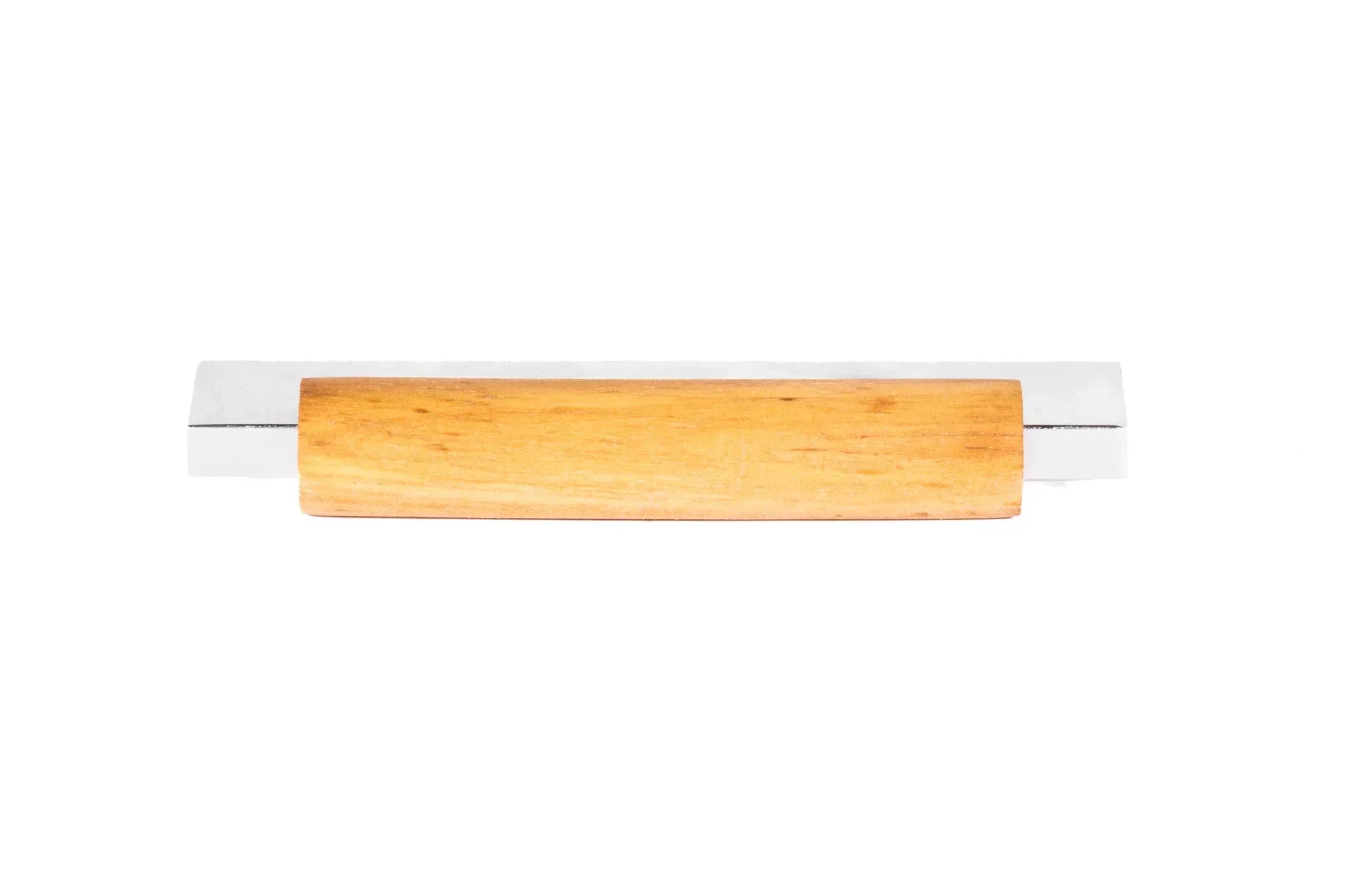 Mantara Oakley Handle W-0033 is a modern zinc alloy and beech wood handle in silver ideal for kitchen and dresser drawers.