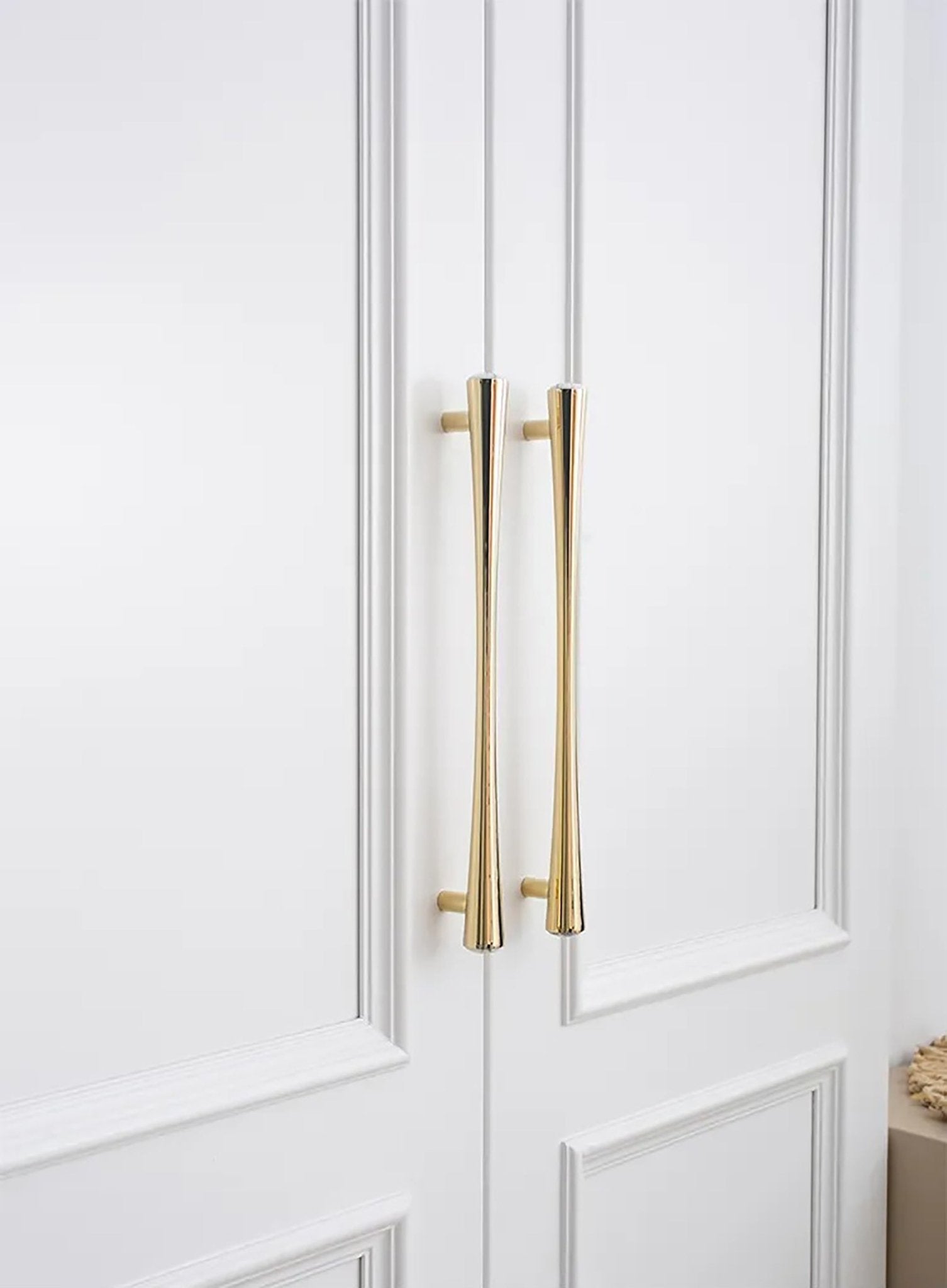 Palazzo Handle M-0014 in white marble & gold brass, glossy finish, sizes 30–267mm, for drawers by Mantara