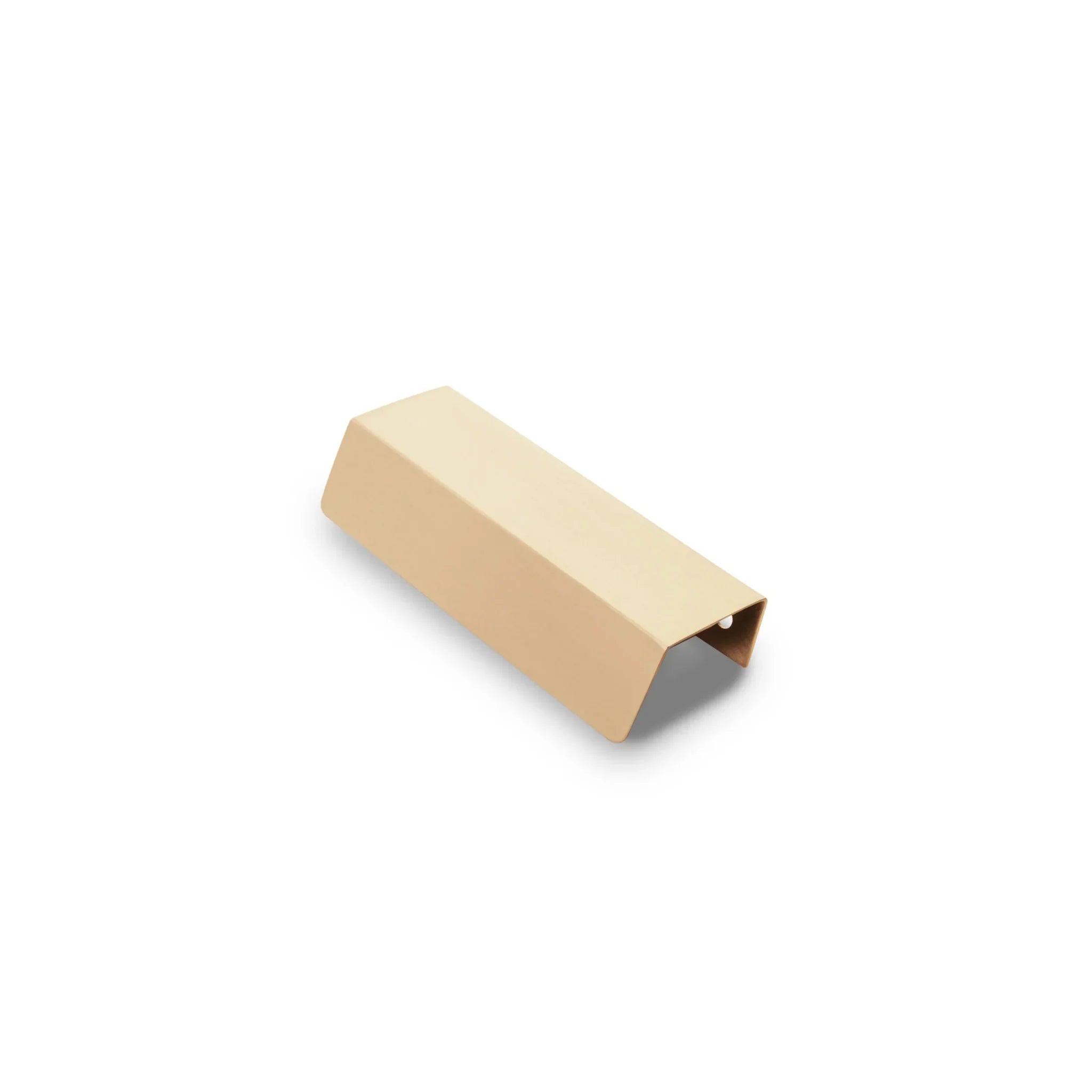 The Mantara B-0050 Panel Handle is a modern polished brass handle in gold, perfect for kitchens, drawers, and bedrooms.