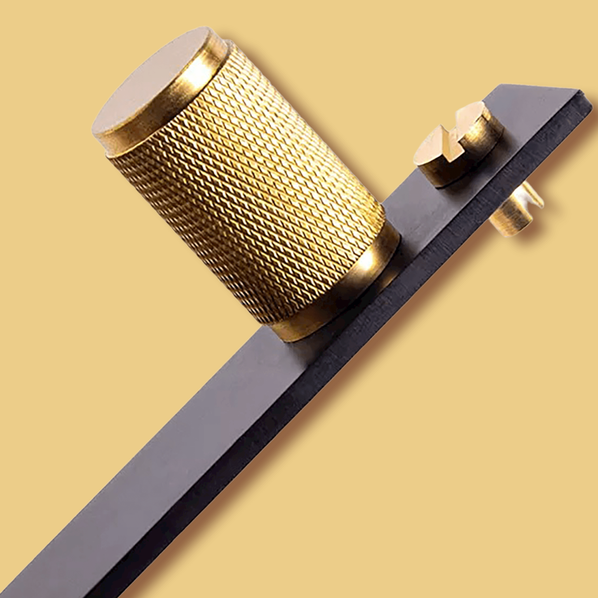 Mantara Pisa Handle B-0102 is a modern brass handle in brushed black & gold, ideal for wardrobes, cabinets, and bedrooms.