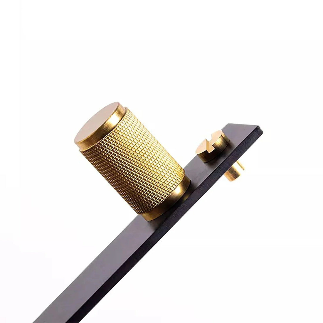 Mantara Pisa Handle B-0102 is a modern brass handle in brushed black & gold, ideal for wardrobes, cabinets, and bedrooms.