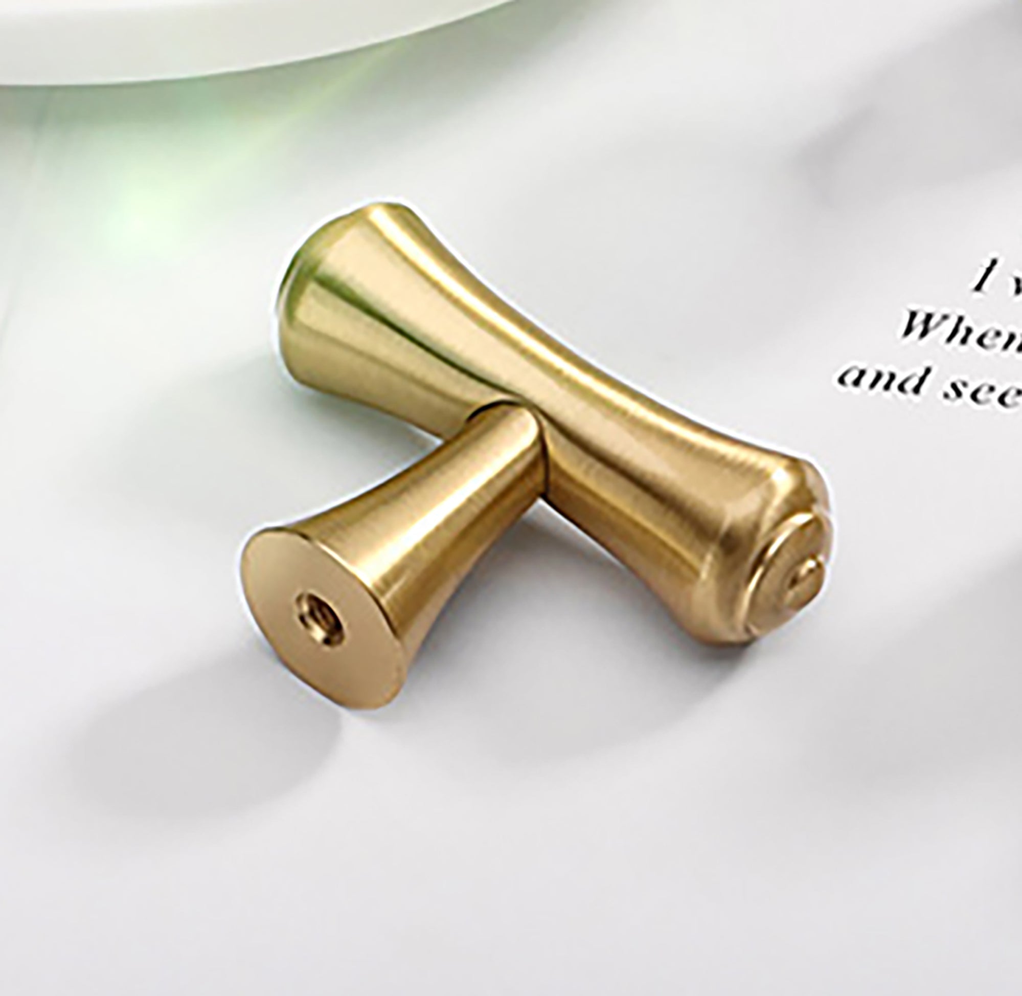 B‑0068 Raphael modern brass pull handle in brushed gold, available in 50 mm, 115 mm, 170 mm & 188 mm lengths, ideal for kitchen cabinets, drawers, wardrobes and bedroom furniture by Mantara.