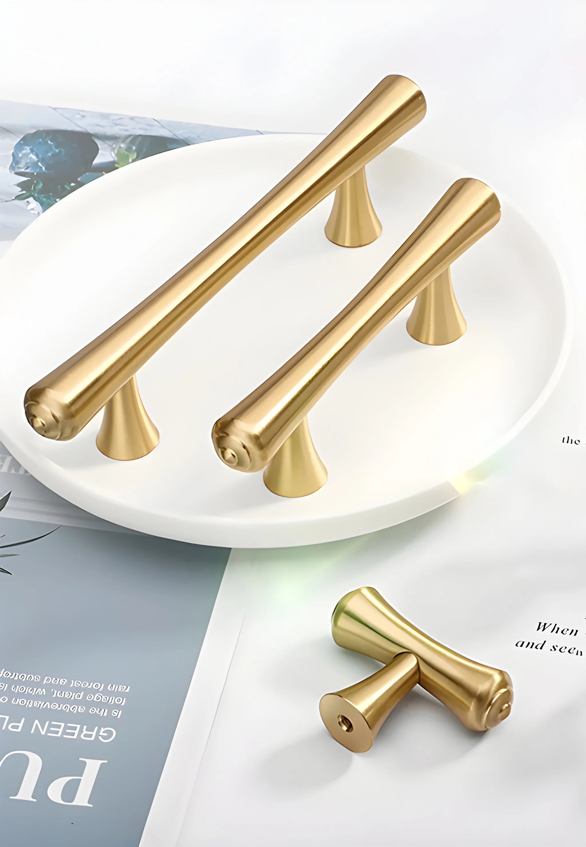 Mantara Raphael Handle B-0068 is a modern brushed brass handle in gold, ideal for kitchens, drawers, and wardrobes.