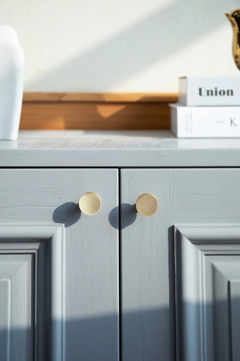 Mantara Regal Gold Knob B-0004 in brass, brushed finish, gold Ideal for furniture, cabinets, and doors.